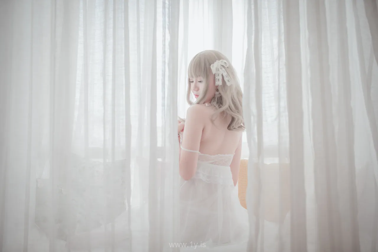 Yoko宅夏 VOL.004 白色丝质连衣裙