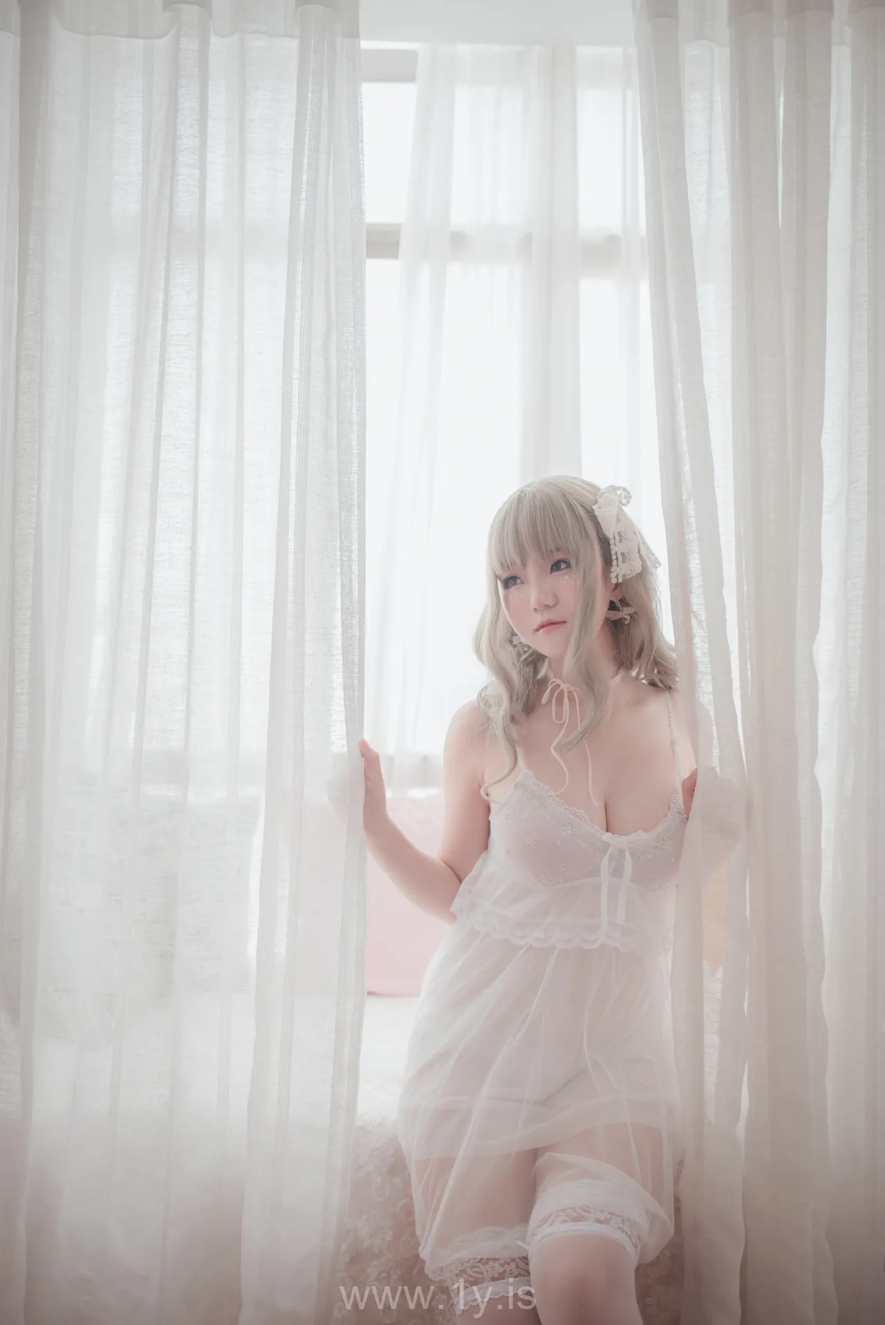 Yoko宅夏 VOL.004 白色丝质连衣裙