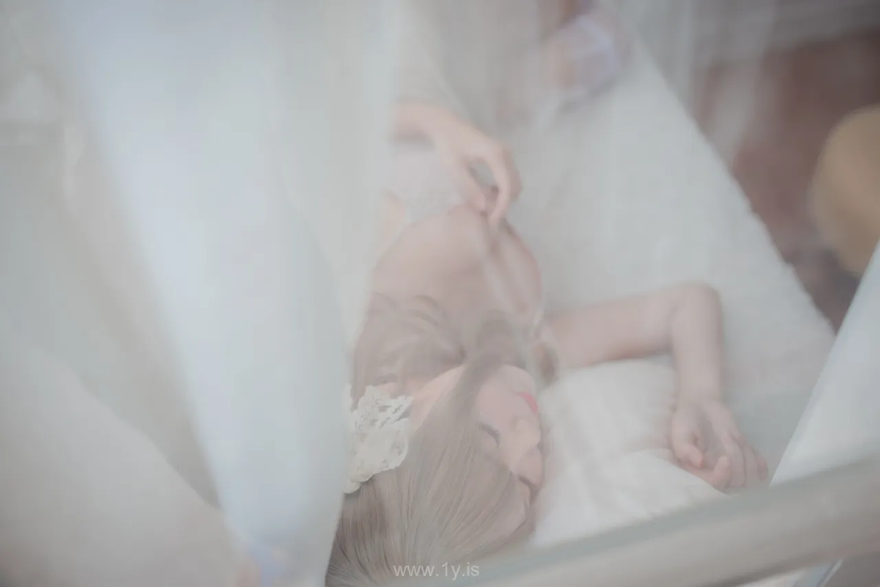 Yoko宅夏 VOL.004 白色丝质连衣裙