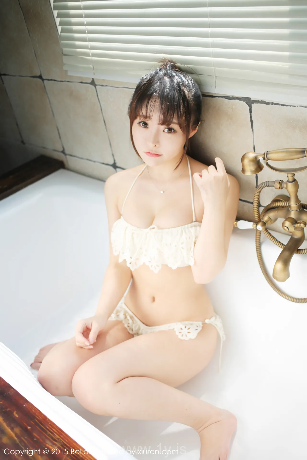 Bololi(菠萝社) Vol.008柳侑绮Sevenbaby Lively Chinese Peri 柳侑绮Sevenbaby