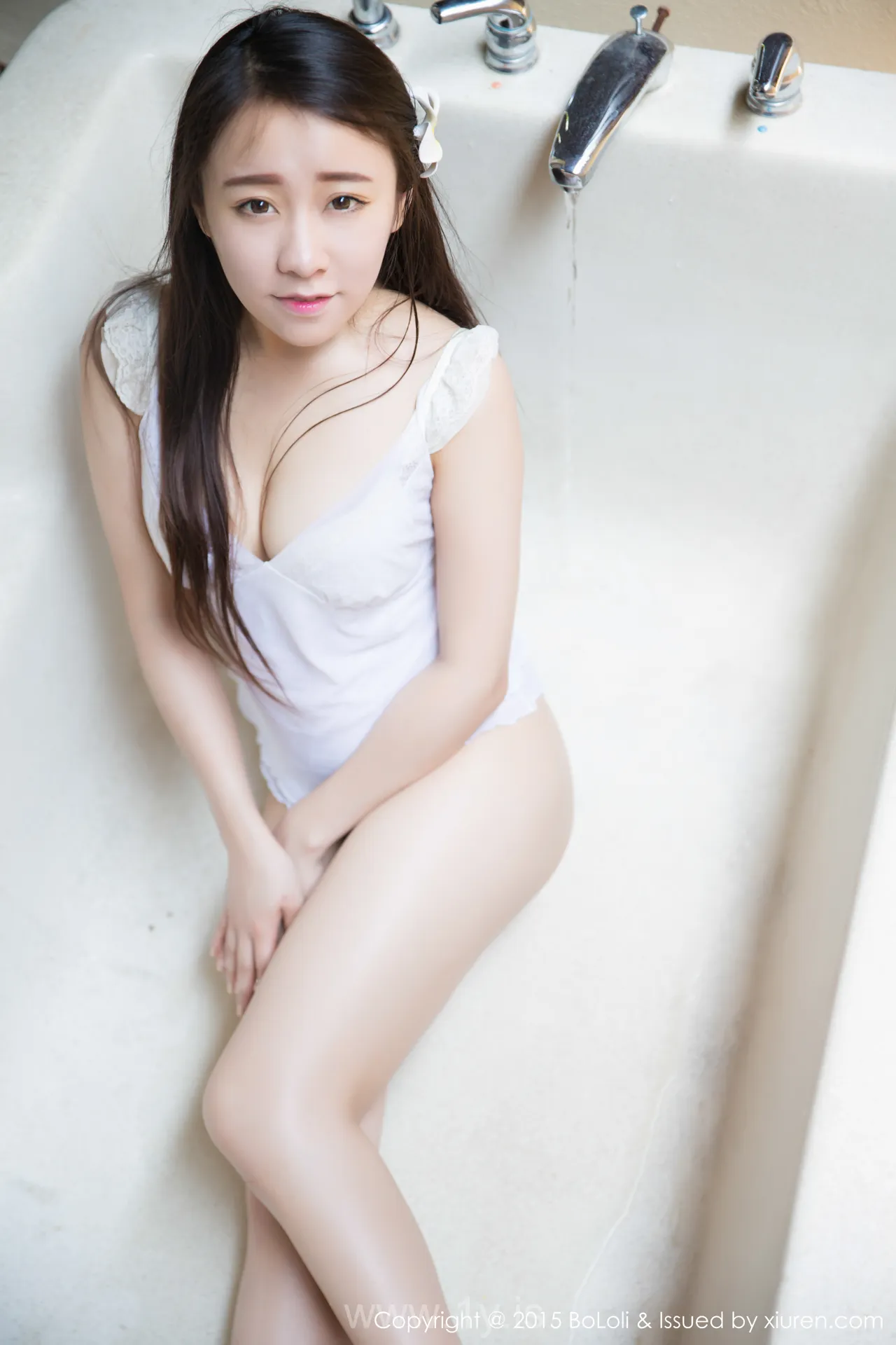 Bololi(菠萝社) Vol.013朵比dobby Nice-looking & Stylish Chinese Beauty 朵比dobby