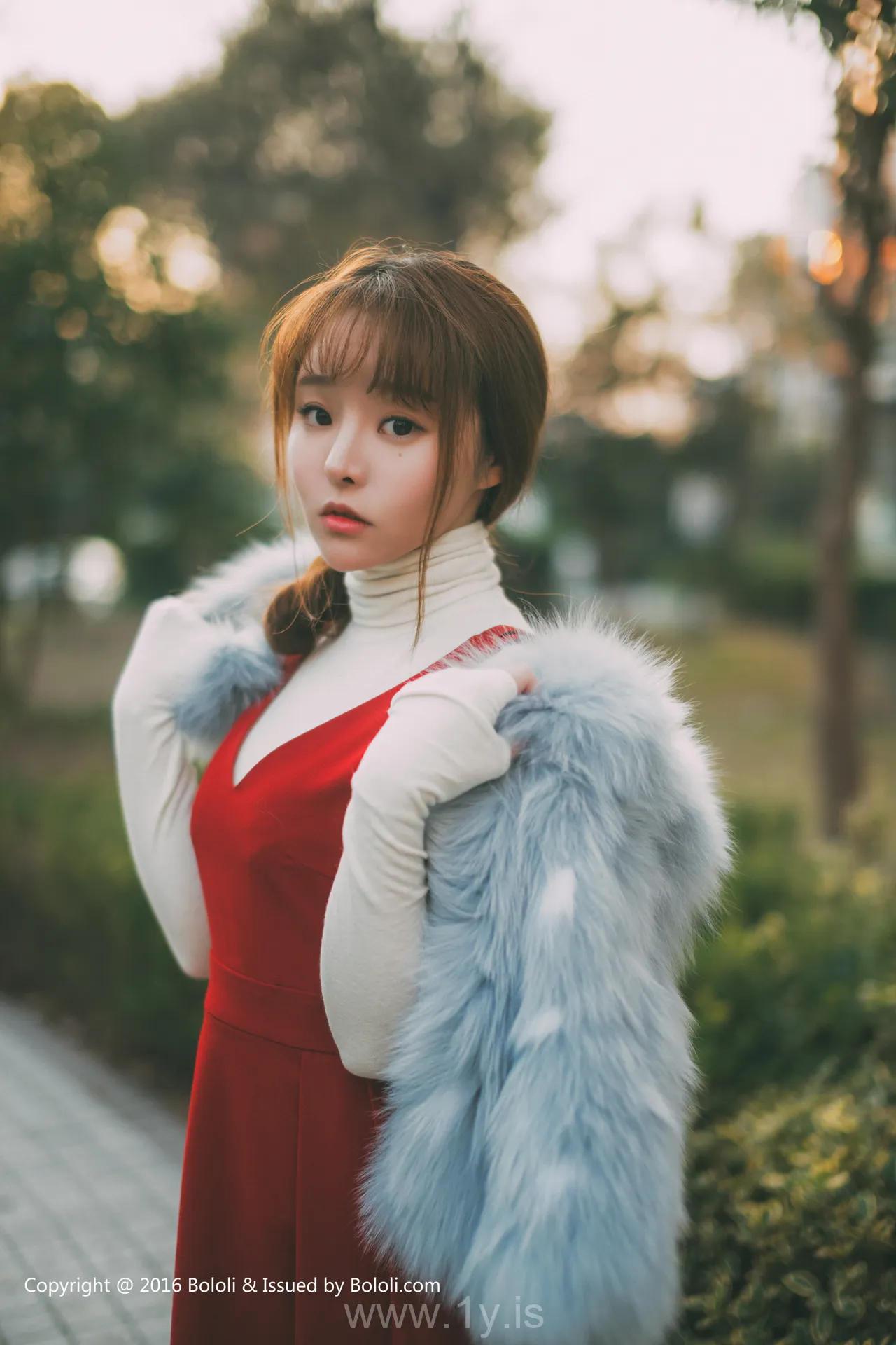 Bololi(菠萝社) Vol.027七宝变装死库水诱惑柳侑绮 Well Done Chinese Babe 七宝变装死库水诱惑柳侑绮