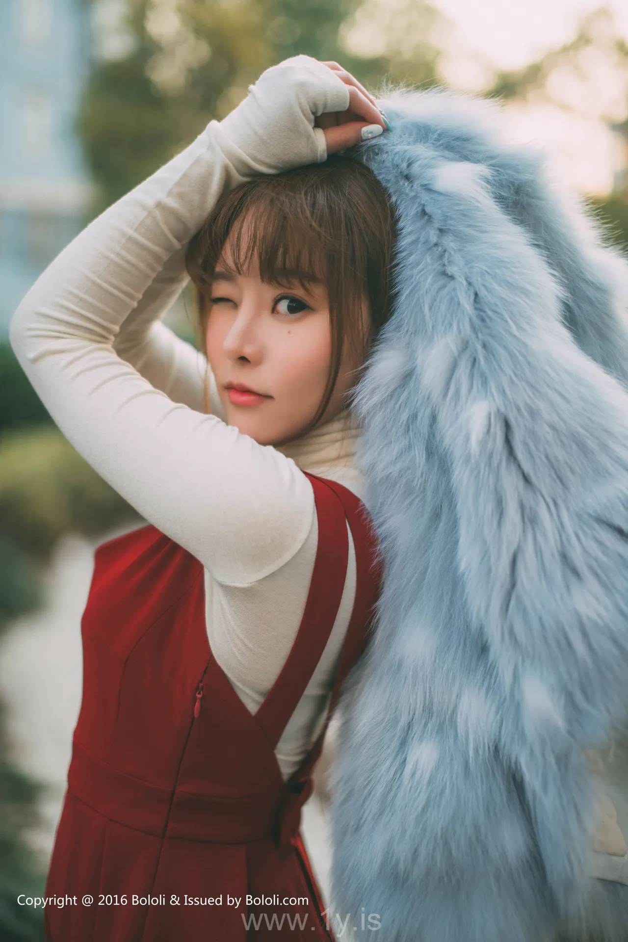 Bololi(菠萝社) Vol.027七宝变装死库水诱惑柳侑绮 Well Done Chinese Babe 七宝变装死库水诱惑柳侑绮