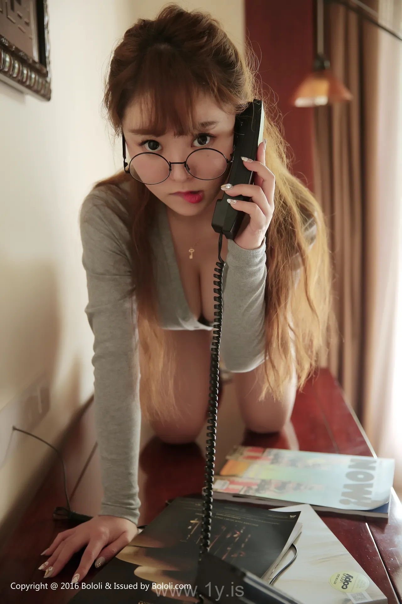 Bololi(菠萝社) Vol.032柳侑绮 Pretty & Extraordinary Asian Homebody Girl 柳侑绮