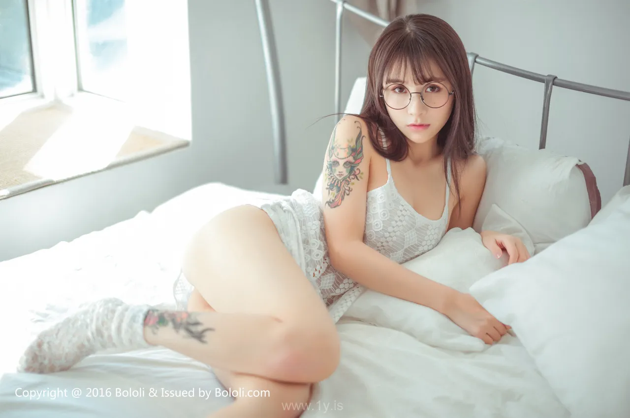 Bololi(菠萝社) Vol.040夏美酱 Stylish Chinese Hottie 夏美酱