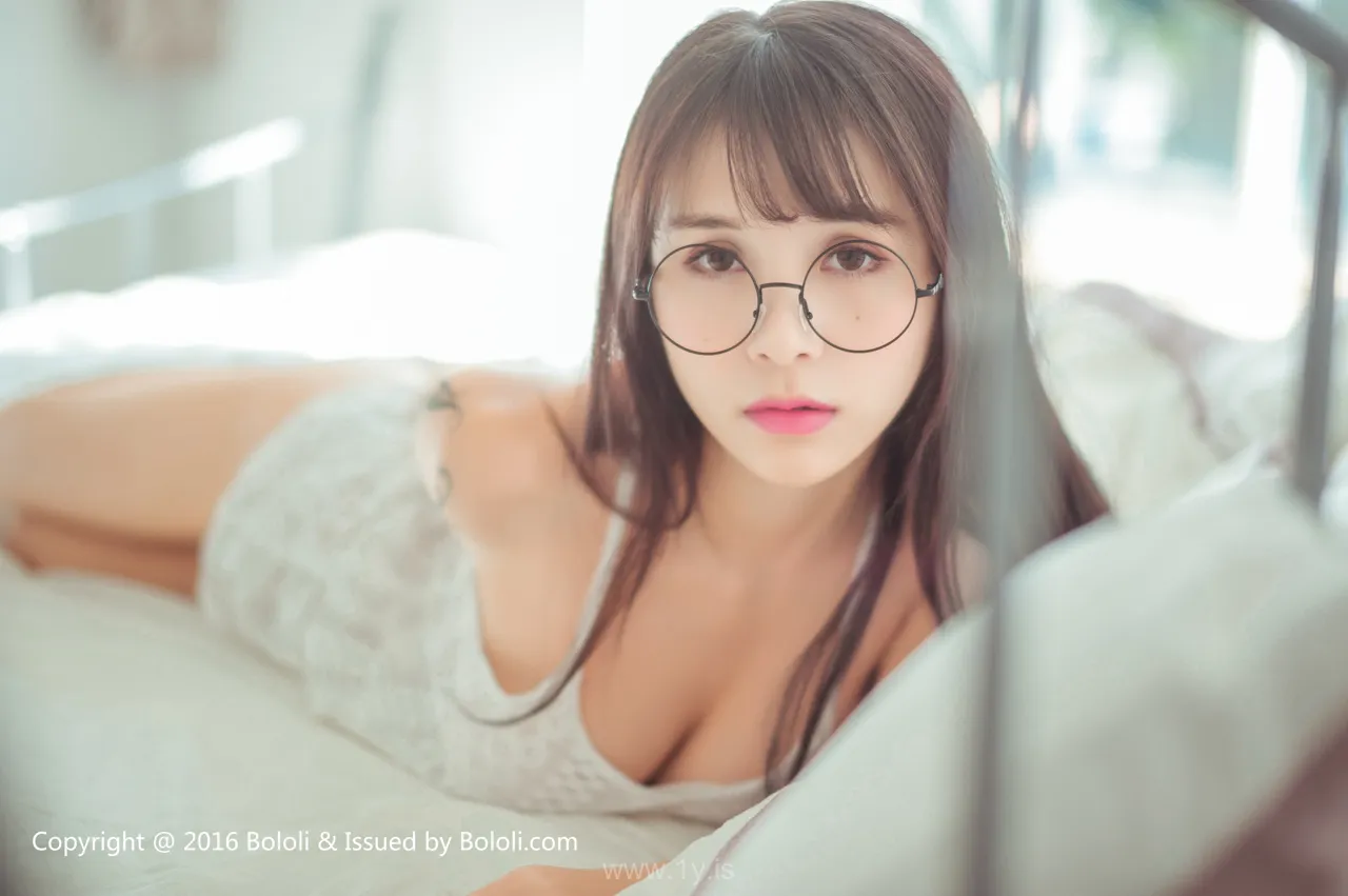 Bololi(菠萝社) Vol.040夏美酱 Stylish Chinese Hottie 夏美酱