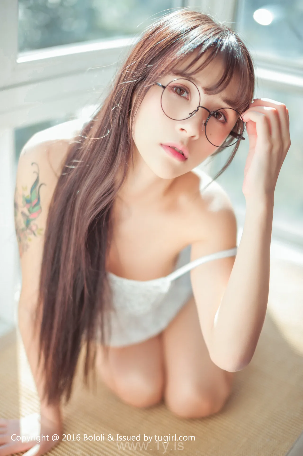 Bololi(菠萝社) Vol.040夏美酱 Stylish Chinese Hottie 夏美酱