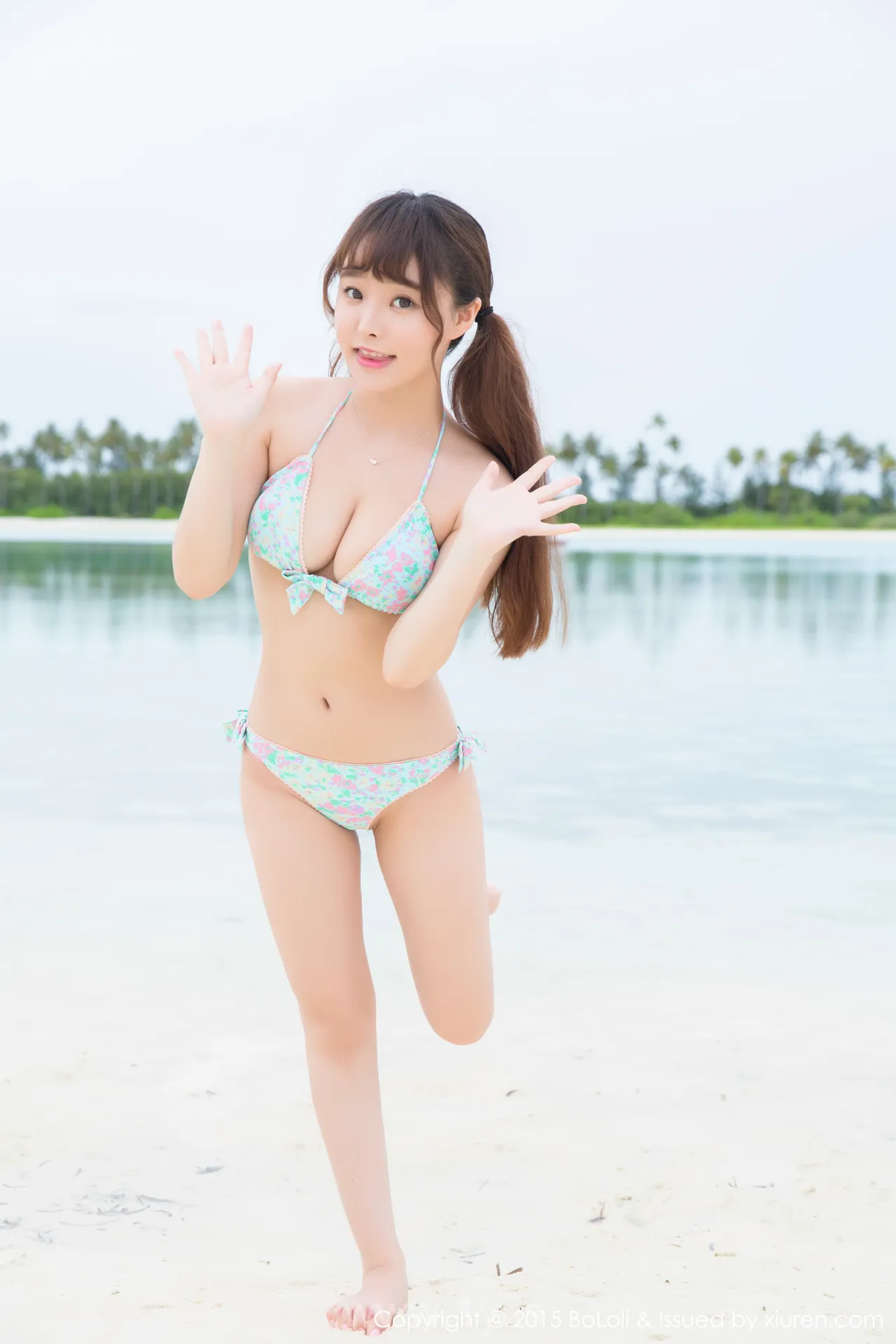 Bololi(菠萝社) Vol.044柳侑绮Sevenbaby Well-developed & Breathtaking Chinese Belle 柳侑绮Sevenbaby