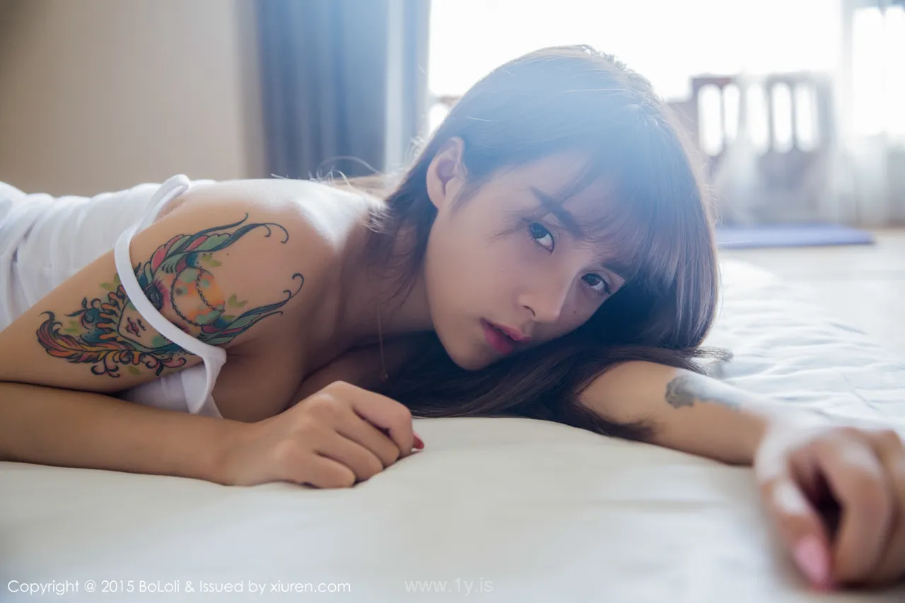 Bololi(菠萝社) Vol.055夏美酱_ Slim & Sexy Chinese Homebody Girl 夏美酱_