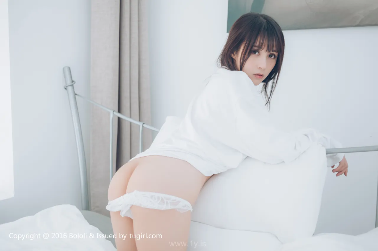 Bololi(菠萝社) Vol.077柳侑绮 Elegant Chinese Teen 柳侑绮