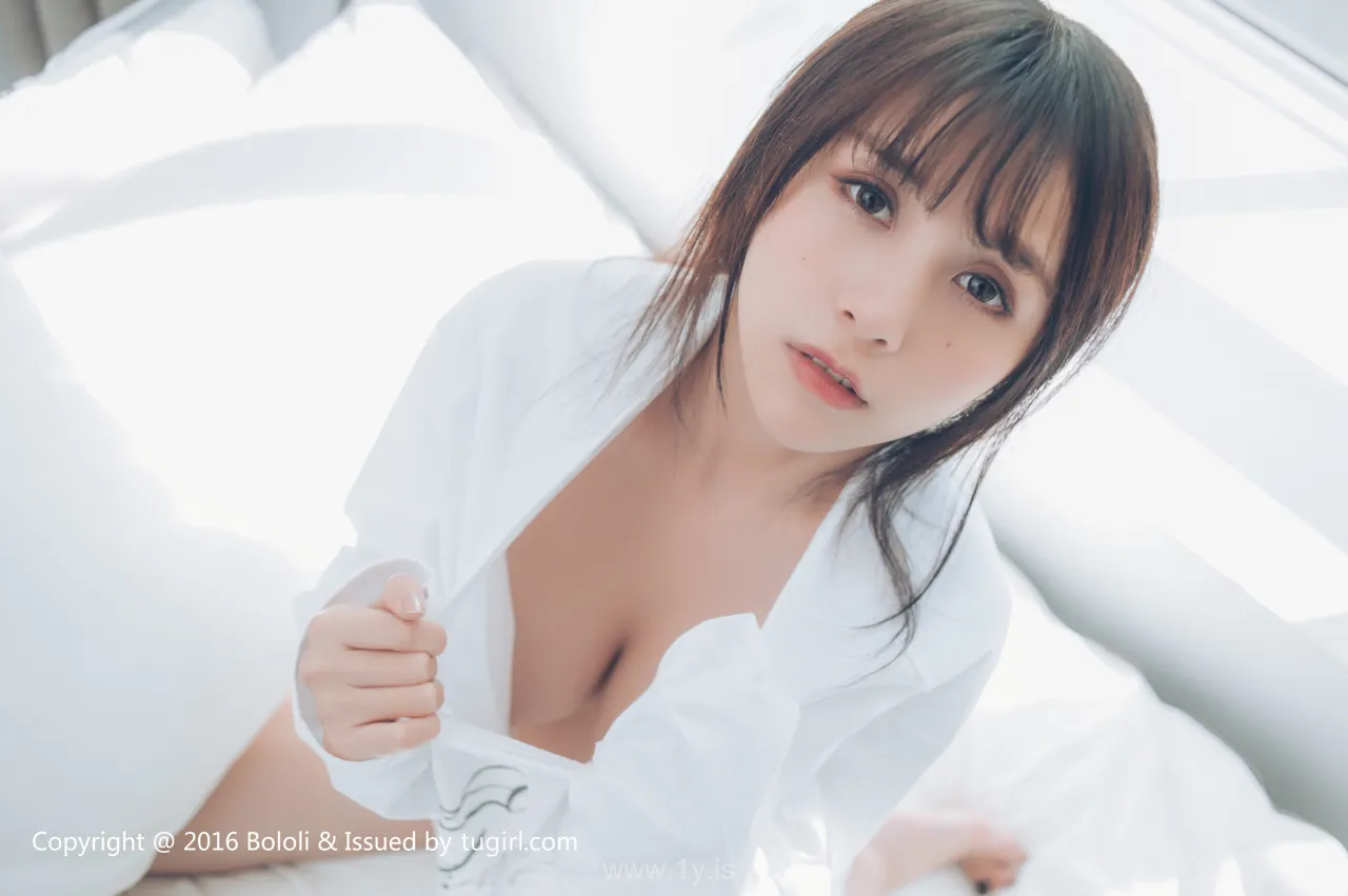 Bololi(菠萝社) Vol.077柳侑绮 Elegant Chinese Teen 柳侑绮