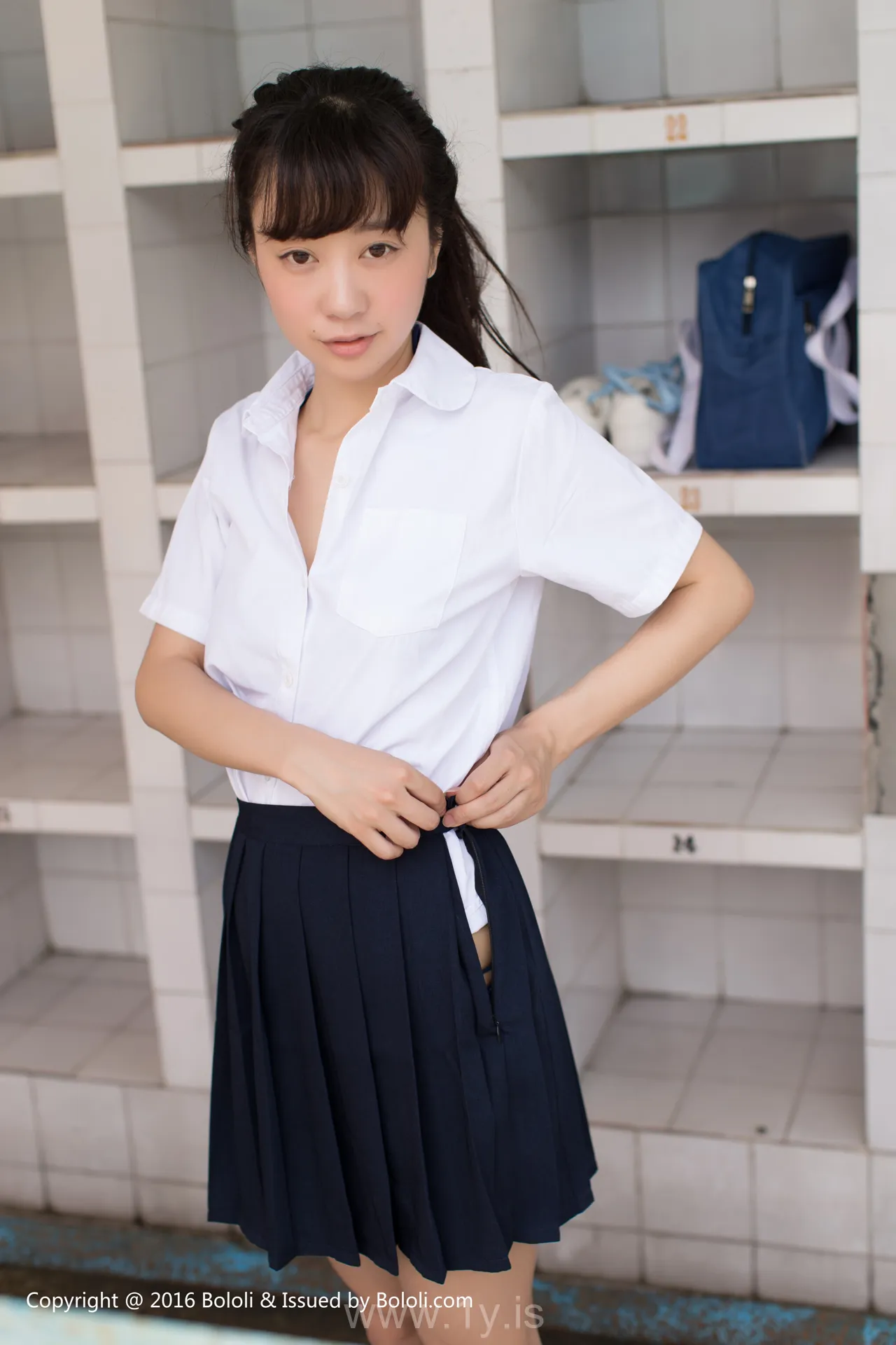 Bololi(菠萝社) Vol.092SUKI Elegant & Appealing Asian Homebody Girl SUKI