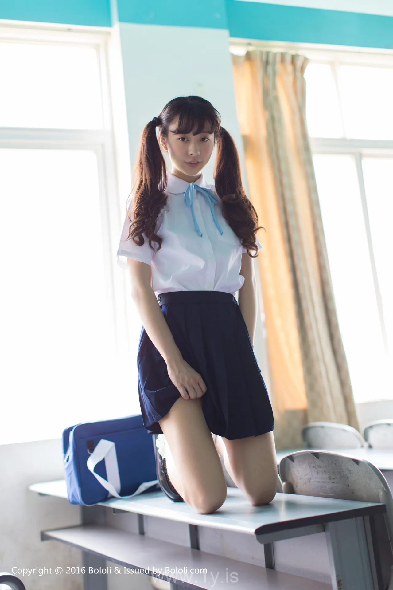 Bololi(菠萝社) Vol.092SUKI Elegant & Appealing Asian Homebody Girl SUKI