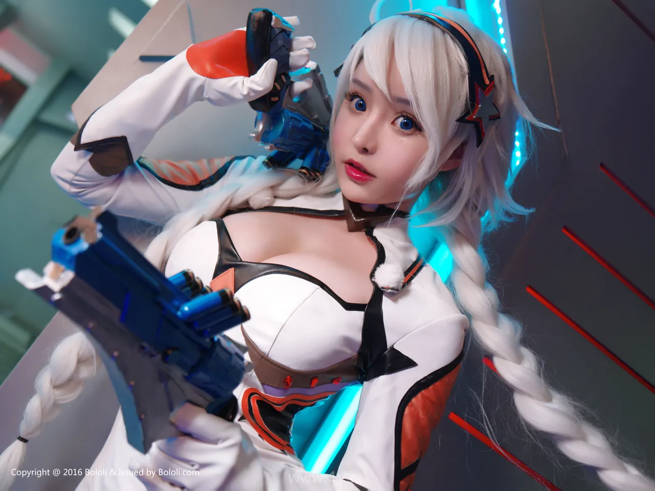 Bololi(菠萝社) Vol.111柳侑绮 Knockout & Slim Asian Cougar 柳侑绮