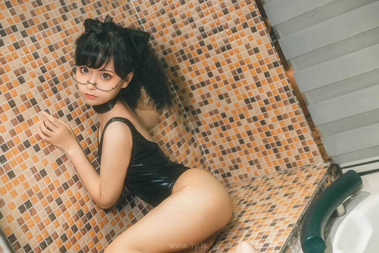 ChunMoMo（蠢沫沫） Vol.009 Adorable & Quiet Chinese Women 死库水