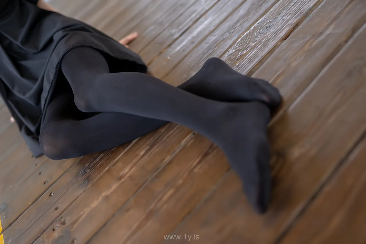 风之领域 NO.064户外黑丝长腿