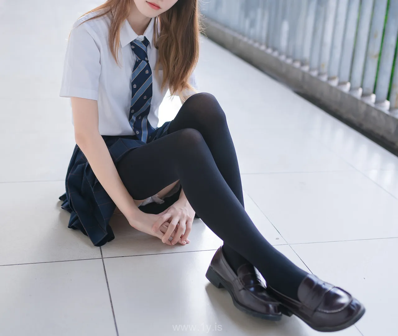 风之领域 NO.070教室白丝长腿