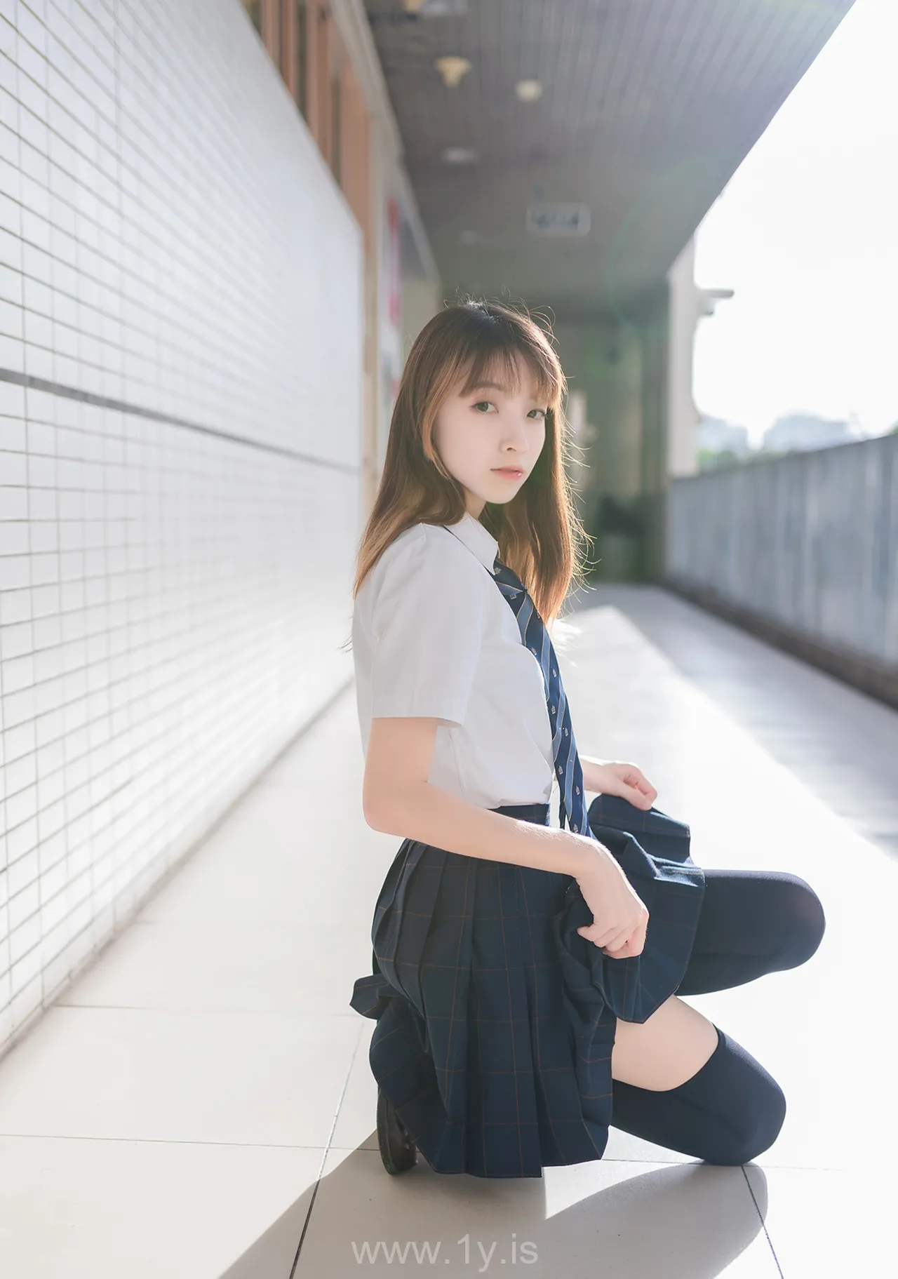 风之领域 NO.070教室白丝长腿