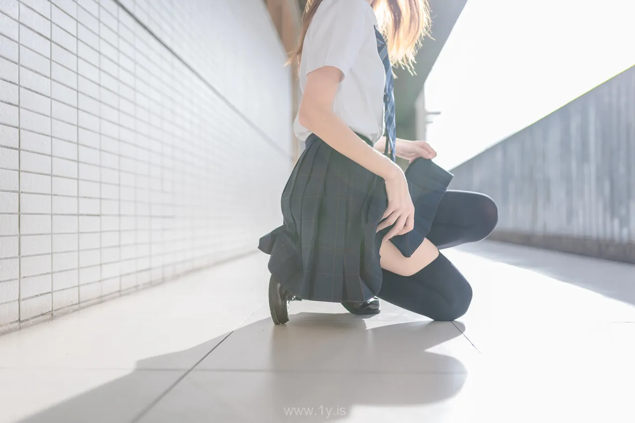 风之领域 NO.070教室白丝长腿