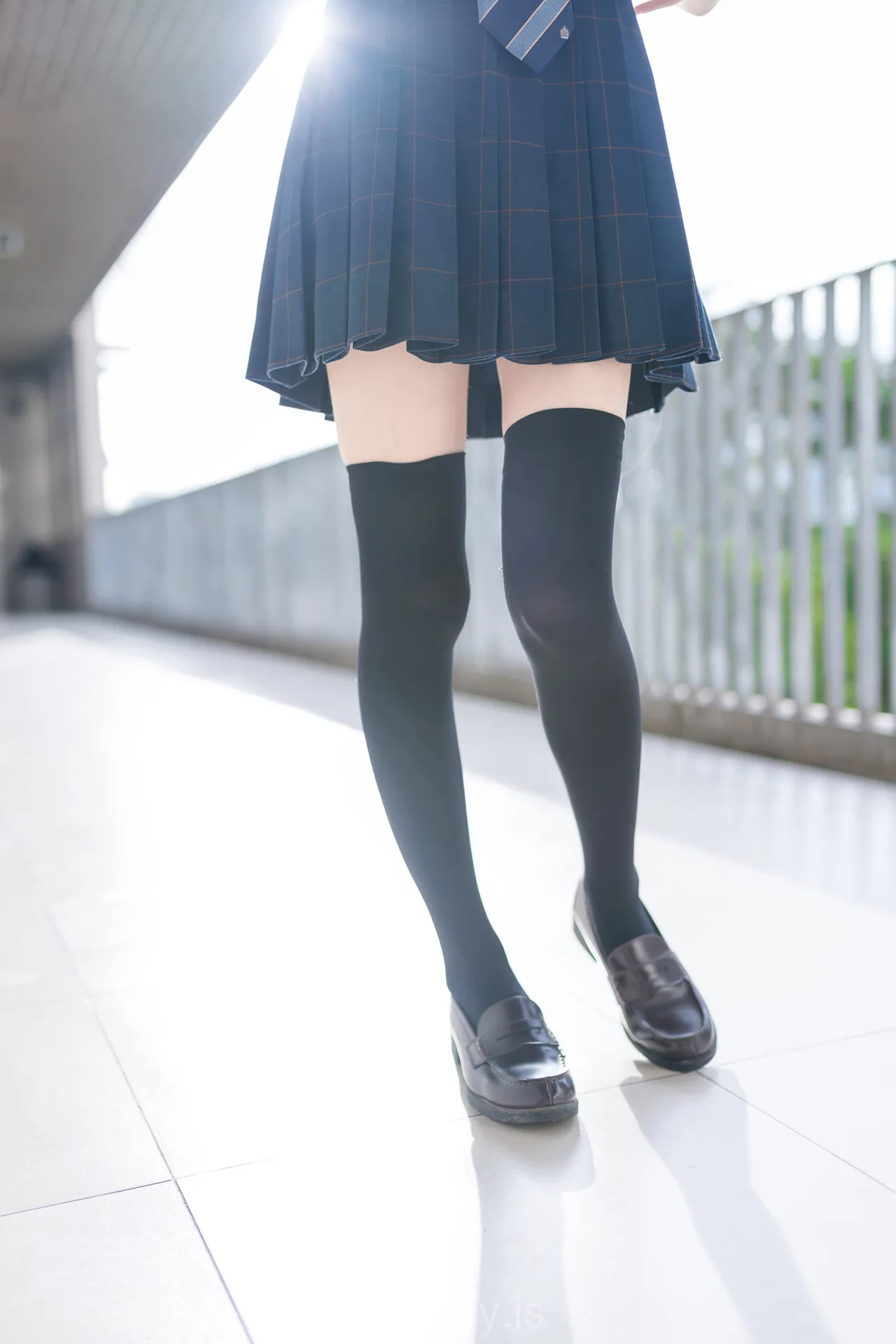 风之领域 NO.070教室白丝长腿