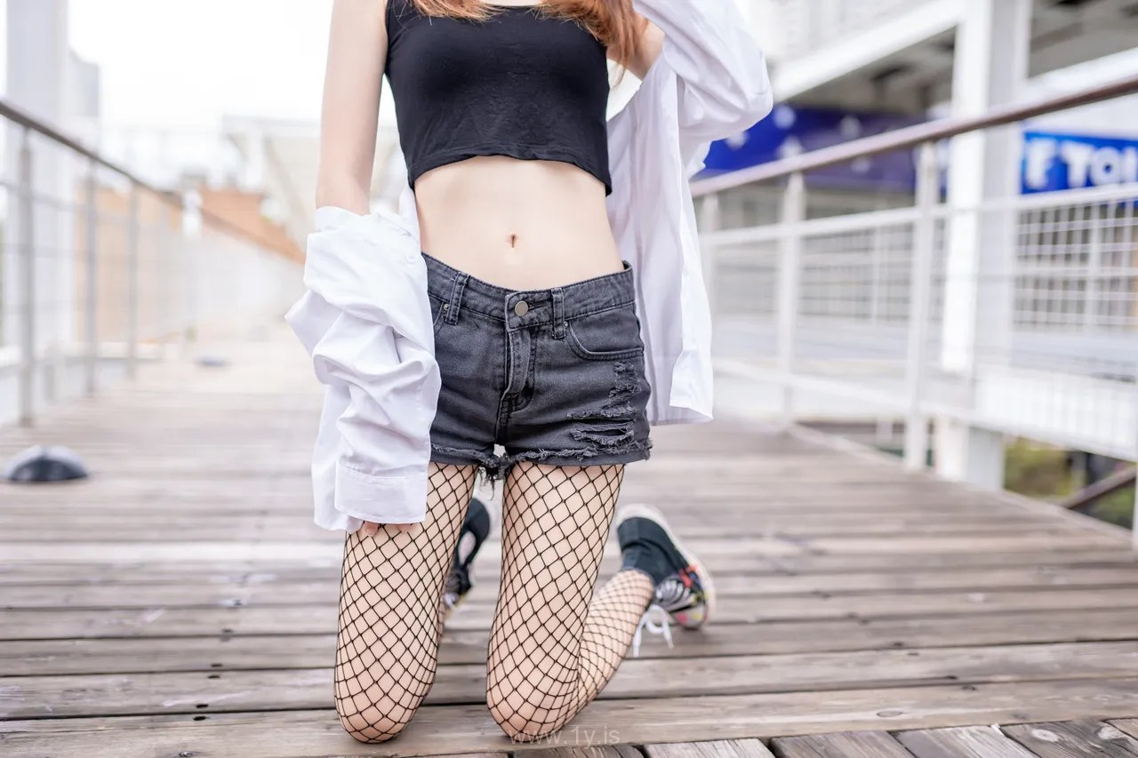风之领域 NO.094超短牛仔短裤黑网袜