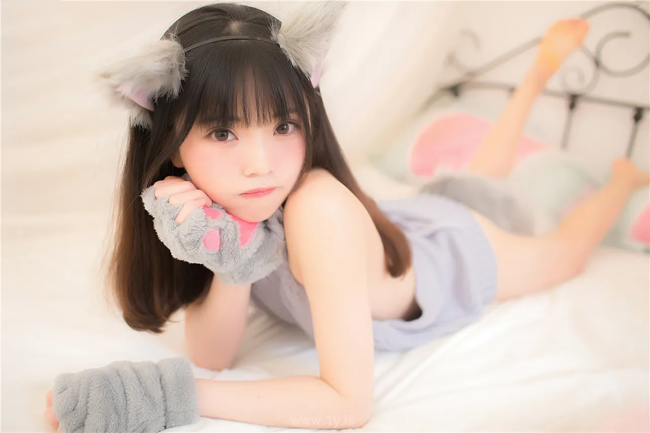 风之领域 NO.128露背毛衣熊女孩