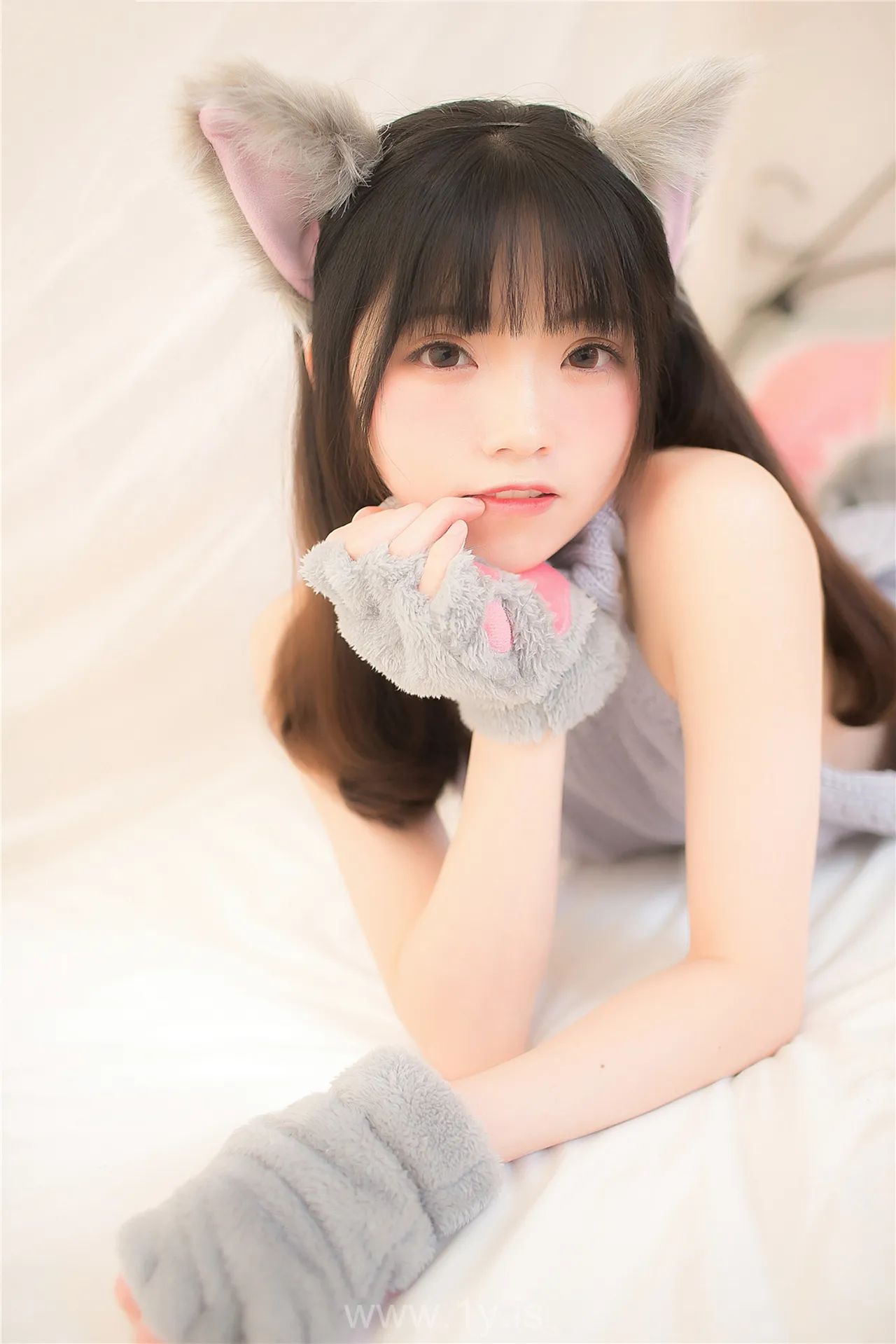 风之领域 NO.128露背毛衣熊女孩