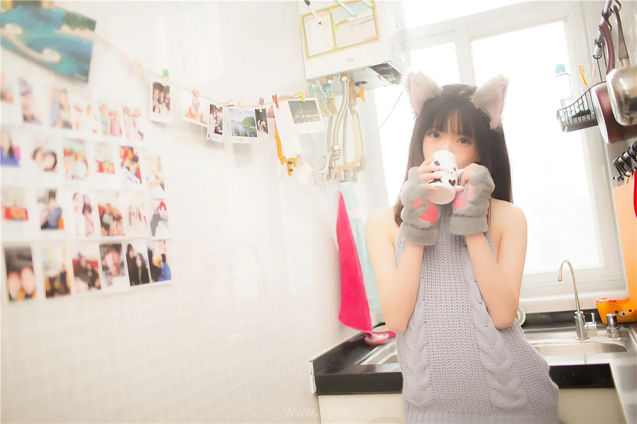 风之领域 NO.128露背毛衣熊女孩