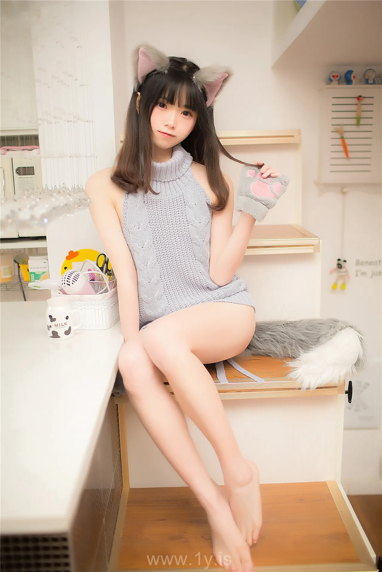 风之领域 NO.128露背毛衣熊女孩