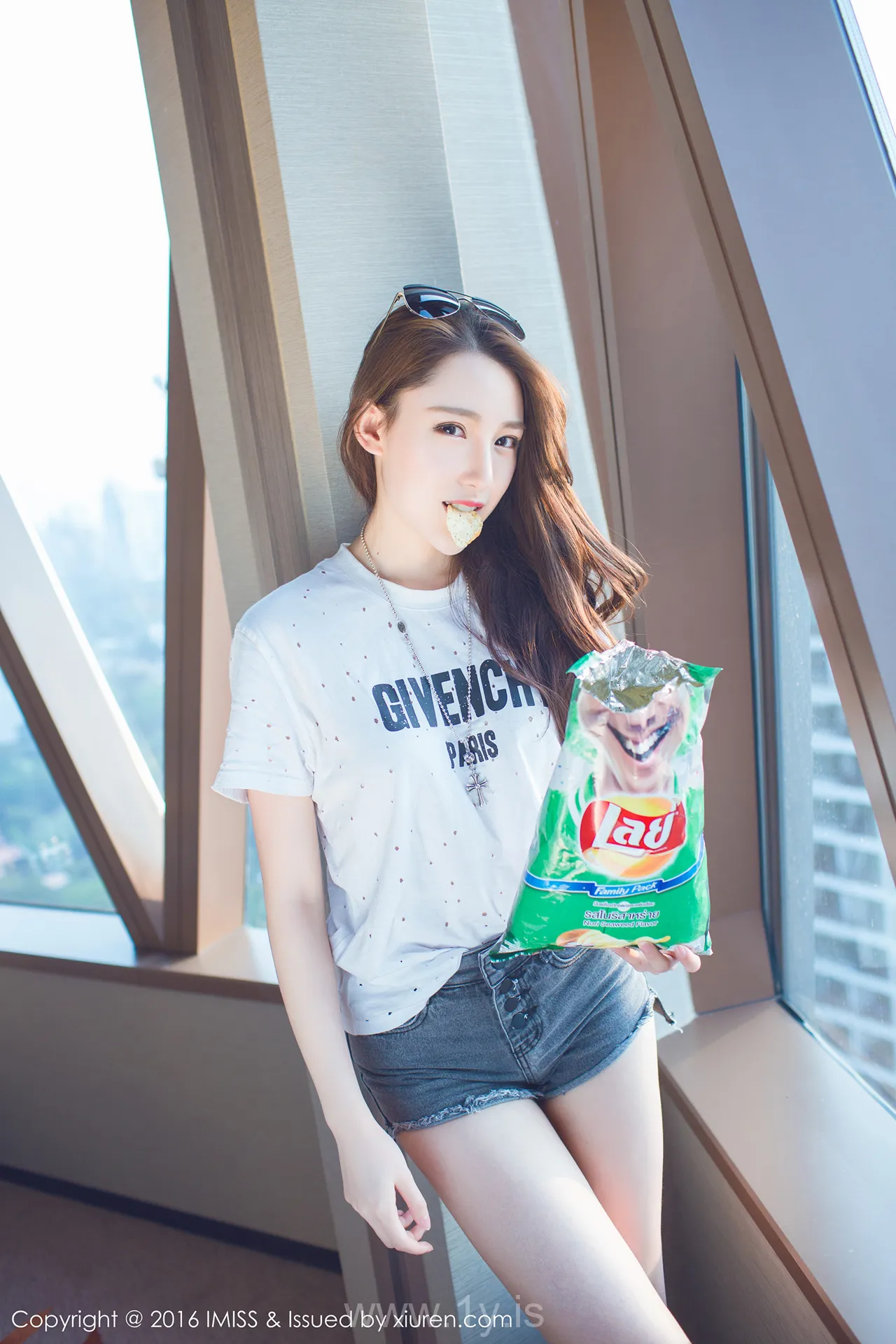 IMISS  NO.080 Slim Chinese Mature Princess 刘奕宁Lynn