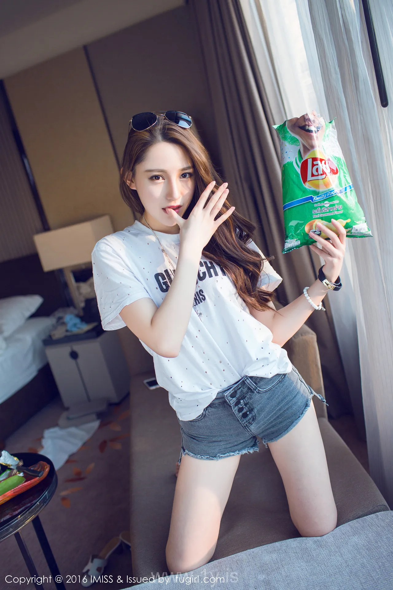 IMISS  NO.080 Slim Chinese Mature Princess 刘奕宁Lynn