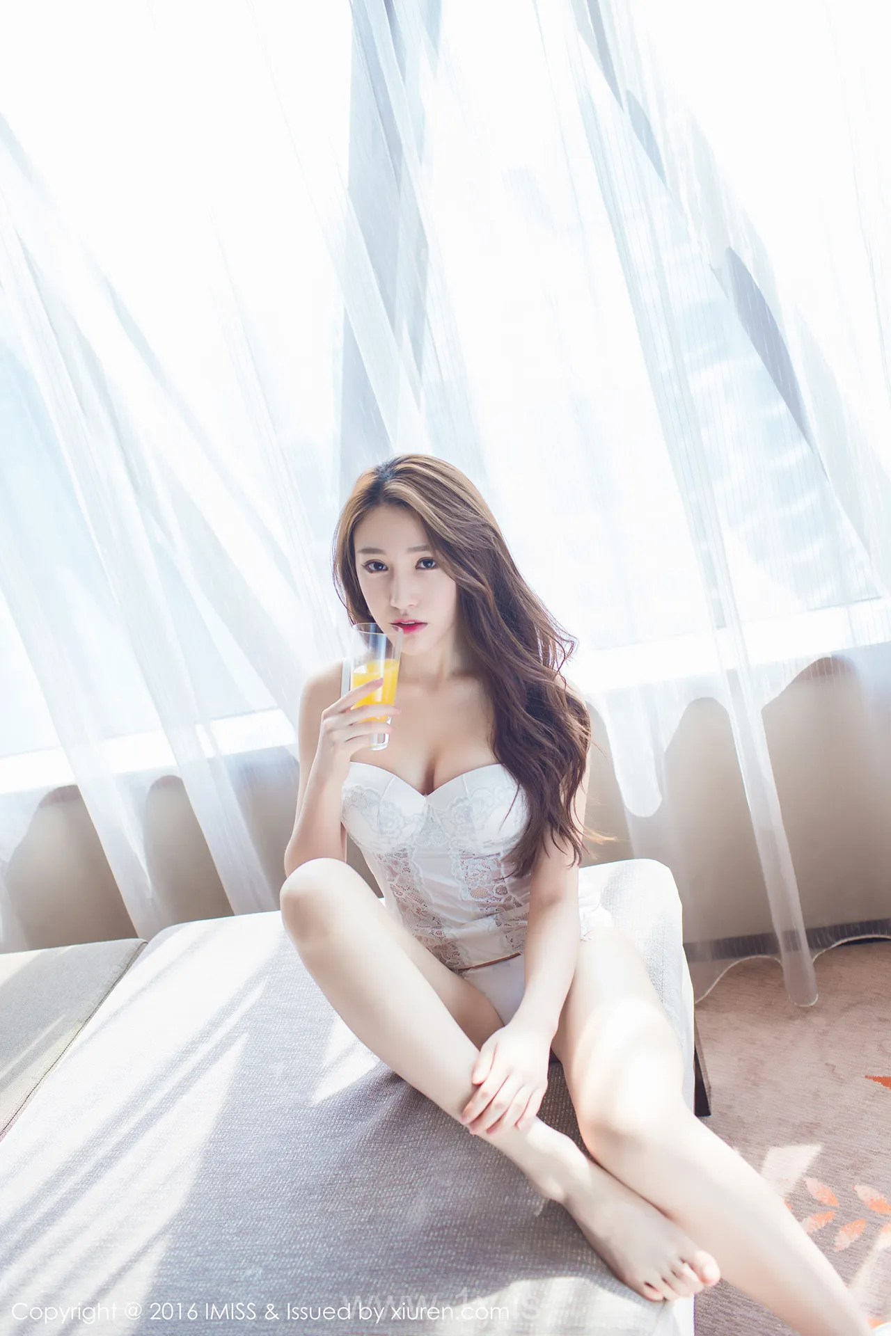 IMISS  NO.080 Slim Chinese Mature Princess 刘奕宁Lynn