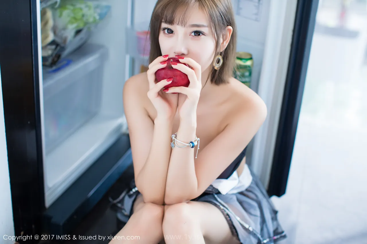 IMISS  NO.201 Adorable Chinese Mature Princess 杨晨晨sugar