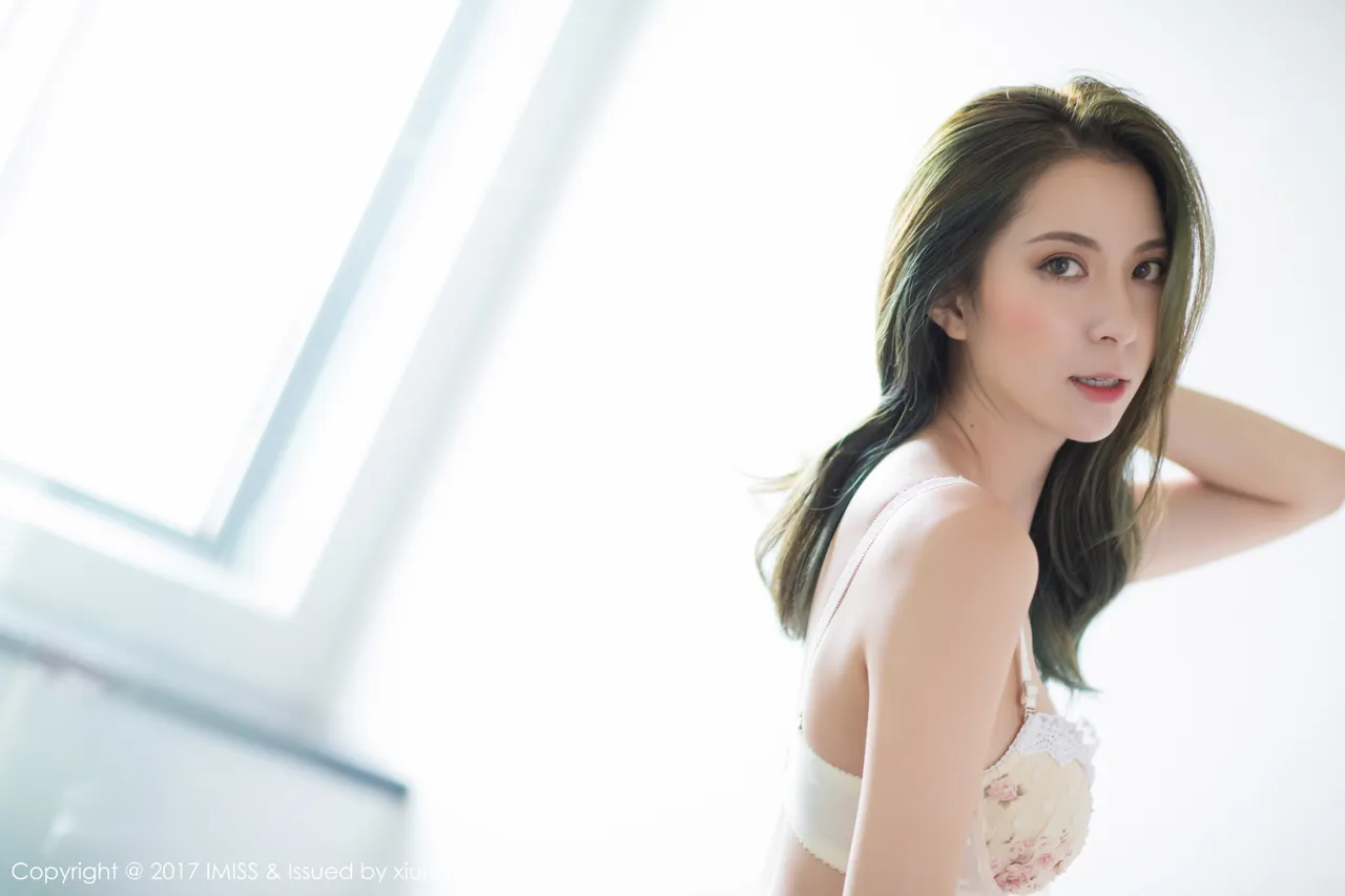 IMISS  NO.204 Refined Chinese Beauty carry