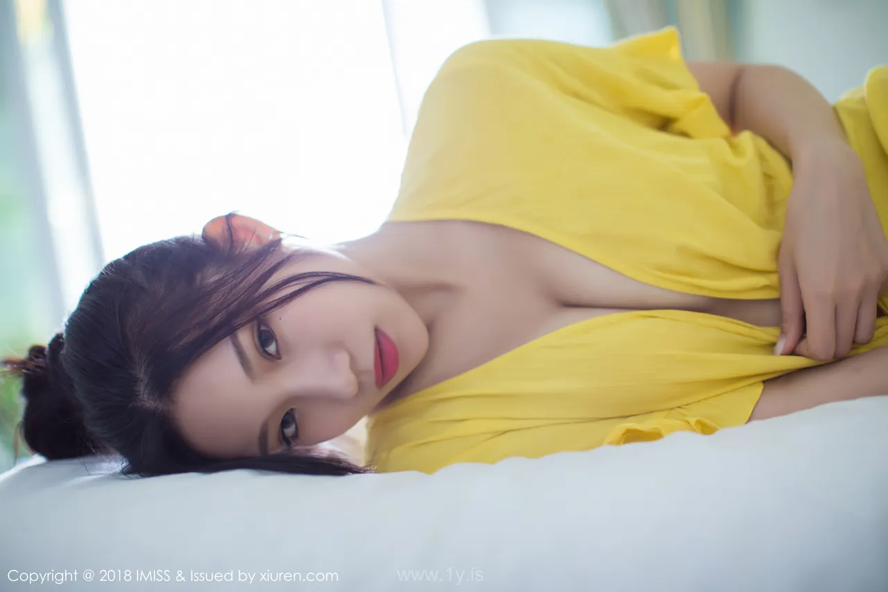 IMISS  NO.211 Good-looking & Slender Chinese Model 小狐狸Sica