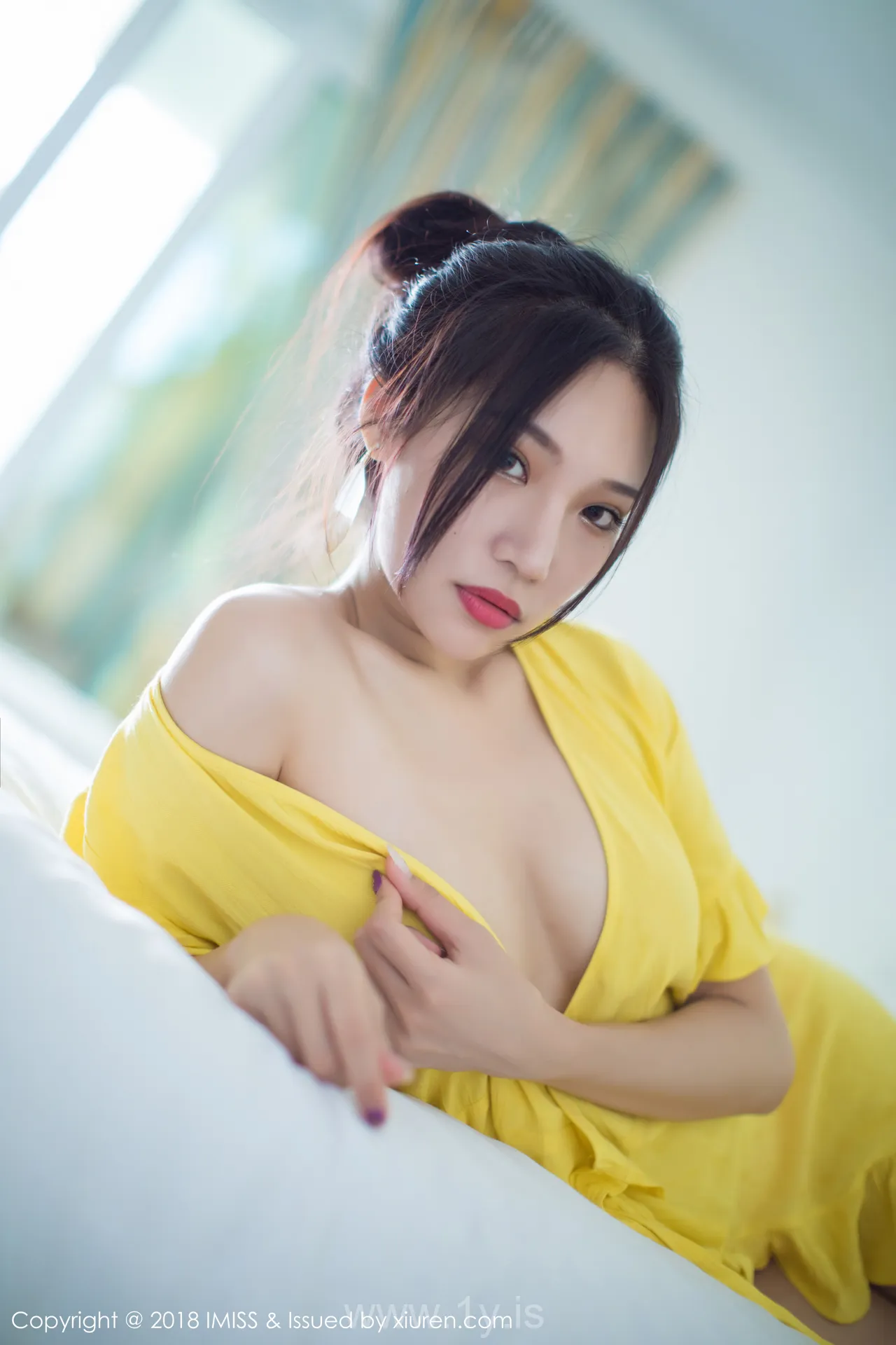 IMISS  NO.211 Good-looking & Slender Chinese Model 小狐狸Sica