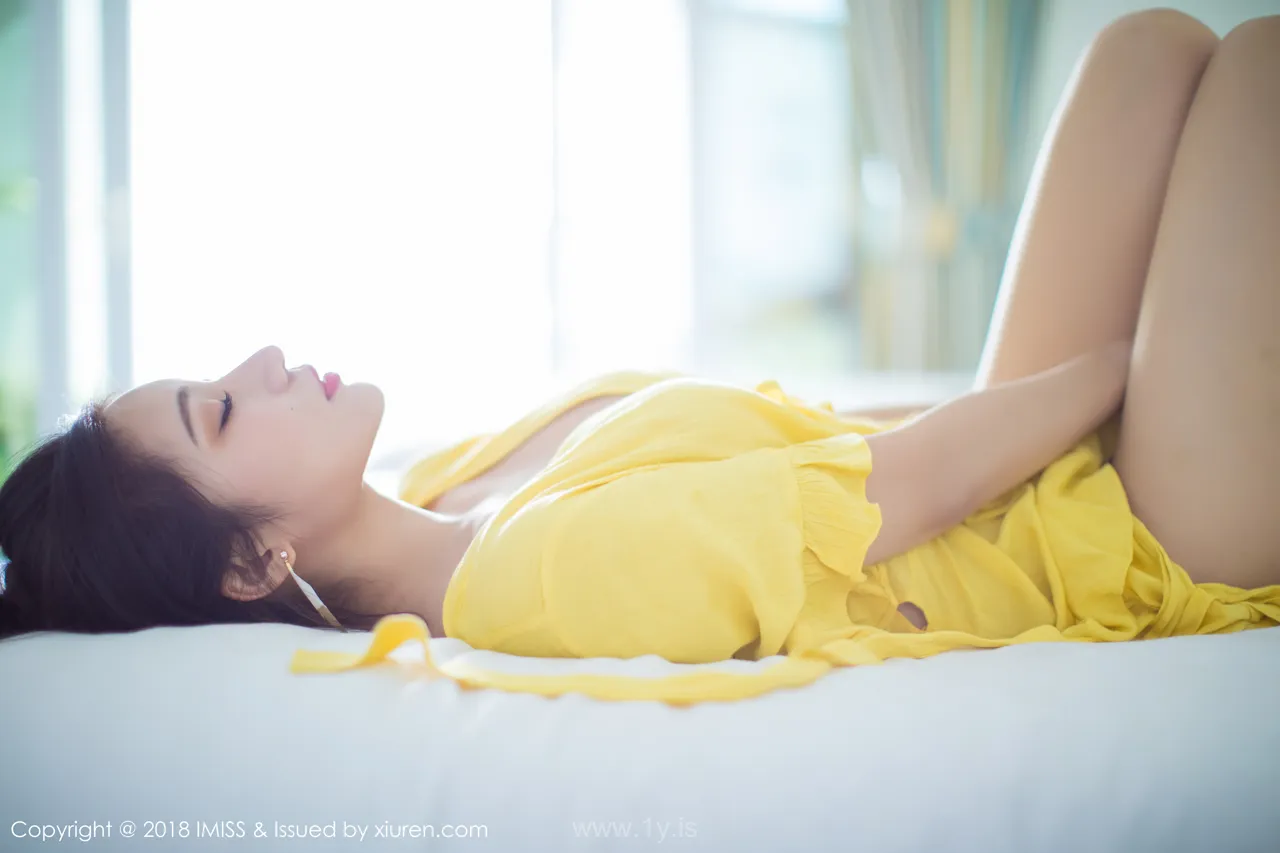 IMISS  NO.211 Good-looking & Slender Chinese Model 小狐狸Sica