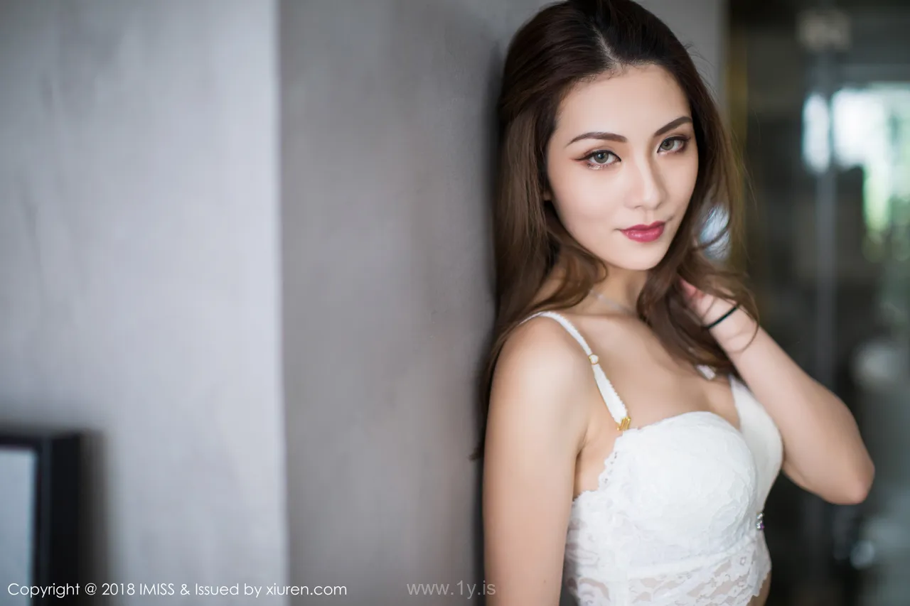 IMISS  NO.250 Classy Chinese Model Arlie
