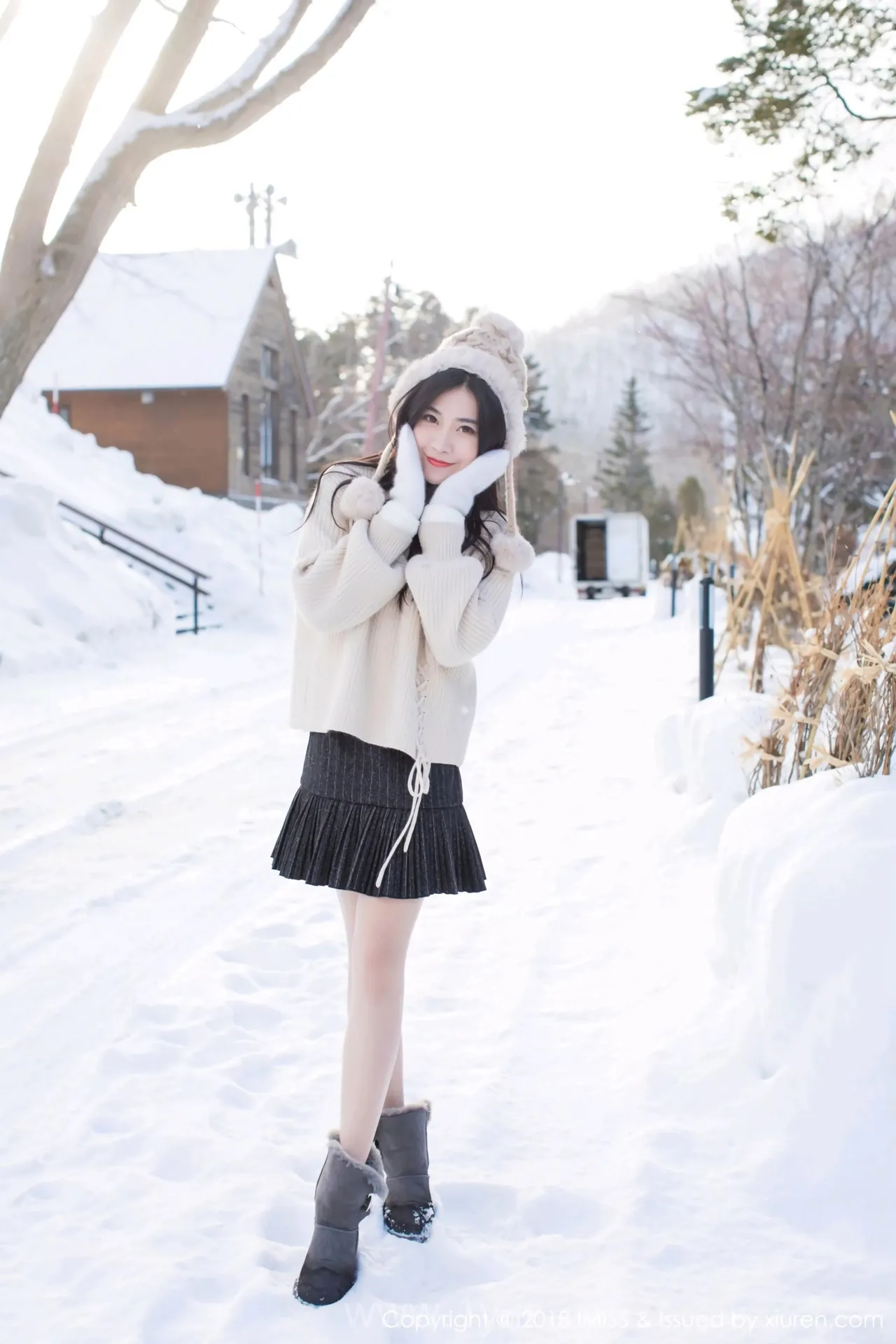 IMISS  NO.272 Fashionable & Attractive Chinese Hottie 许诺Sabrina