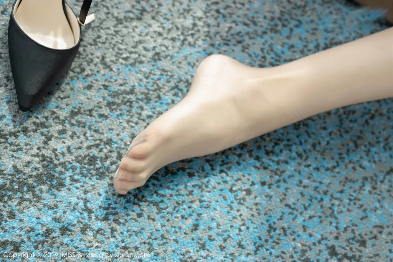 IMISS  NO.354 Breathtaking Chinese Homebody Girl Carry