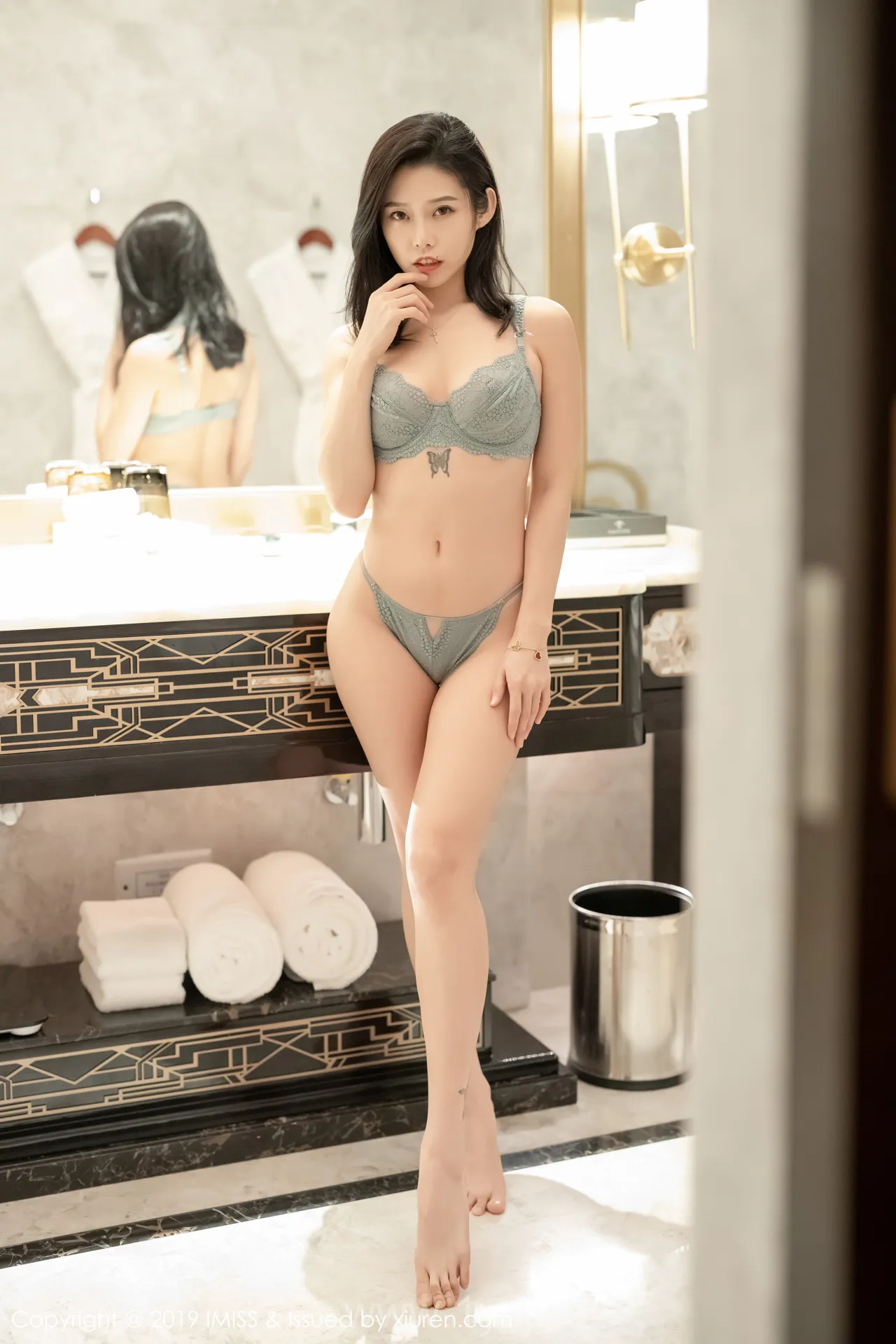 IMISS  NO.374 Slim & Extraordinary Chinese Homebody Girl luvian本能