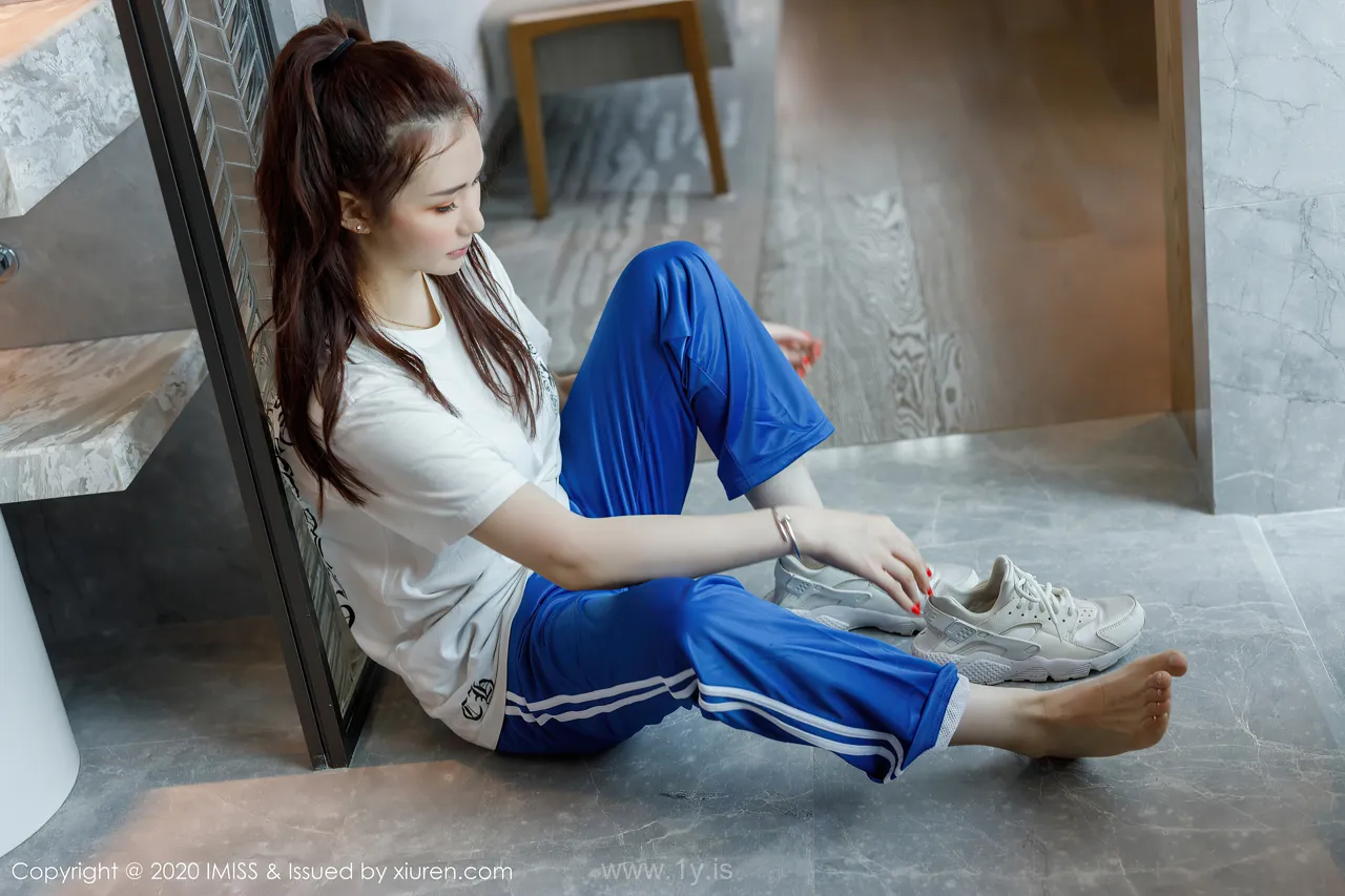 IMISS  NO.496 Pretty & Stylish Chinese Hottie evon