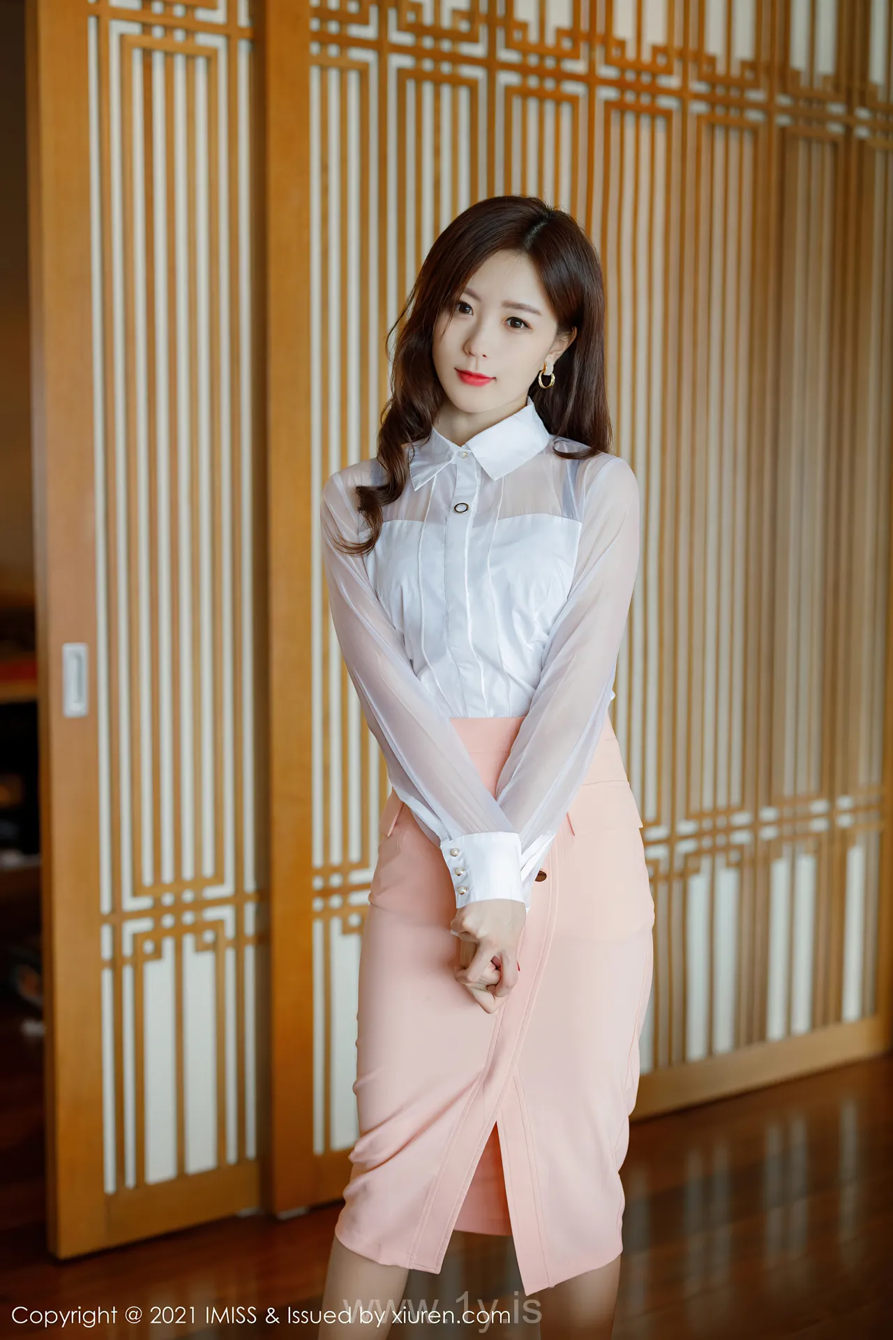 IMISS  NO.544 Graceful & Elegant Chinese Mature Princess 杨紫嫣Cynthia