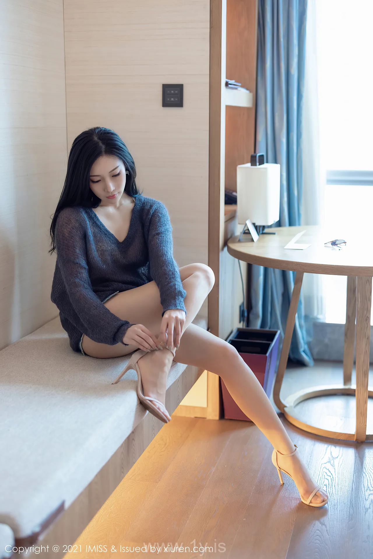 IMISS  NO.571 Elegant & Appealing Chinese Chick 小狐狸Kathryn