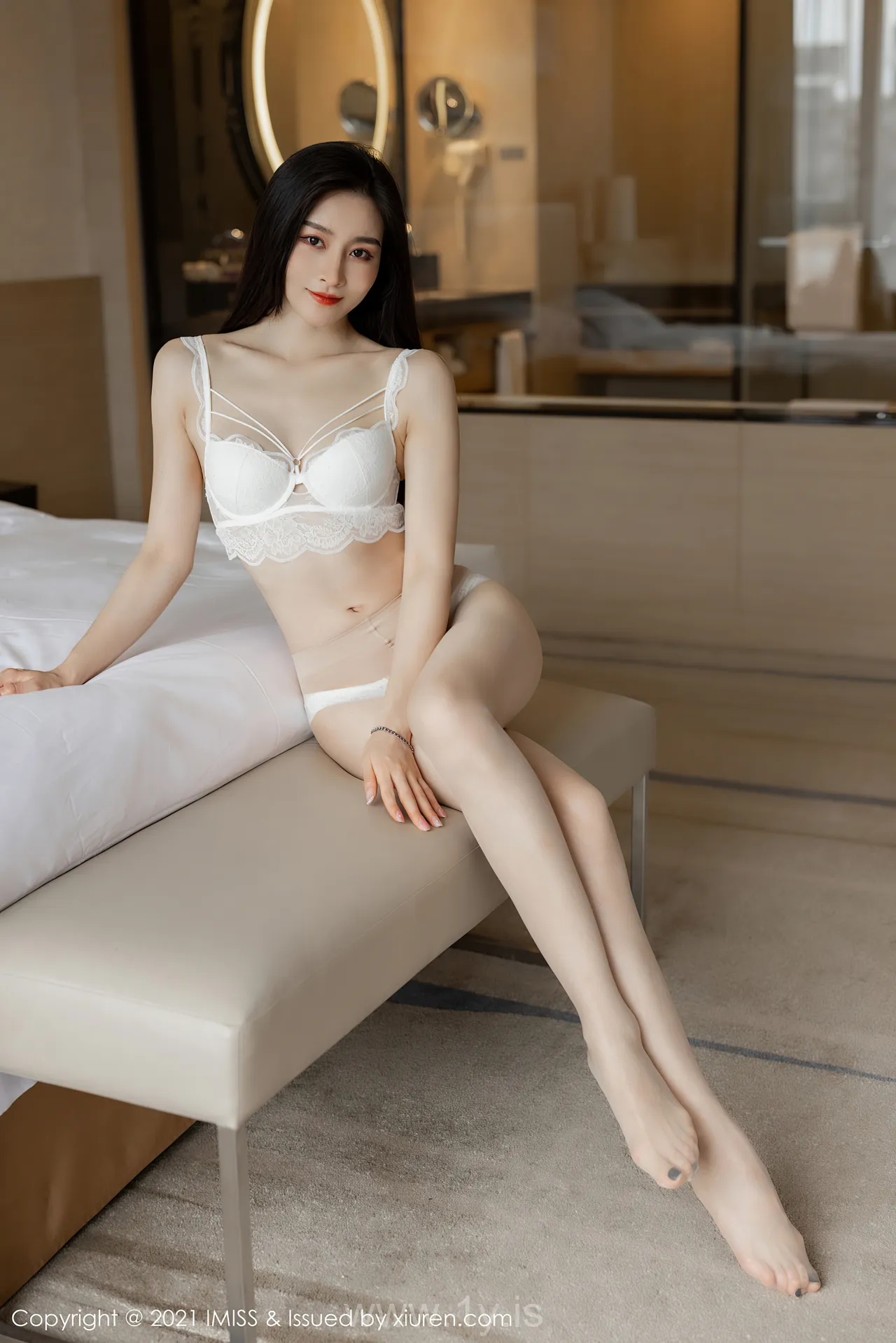 IMISS  NO.617 Refined & Charming Chinese Homebody Girl Vanessa