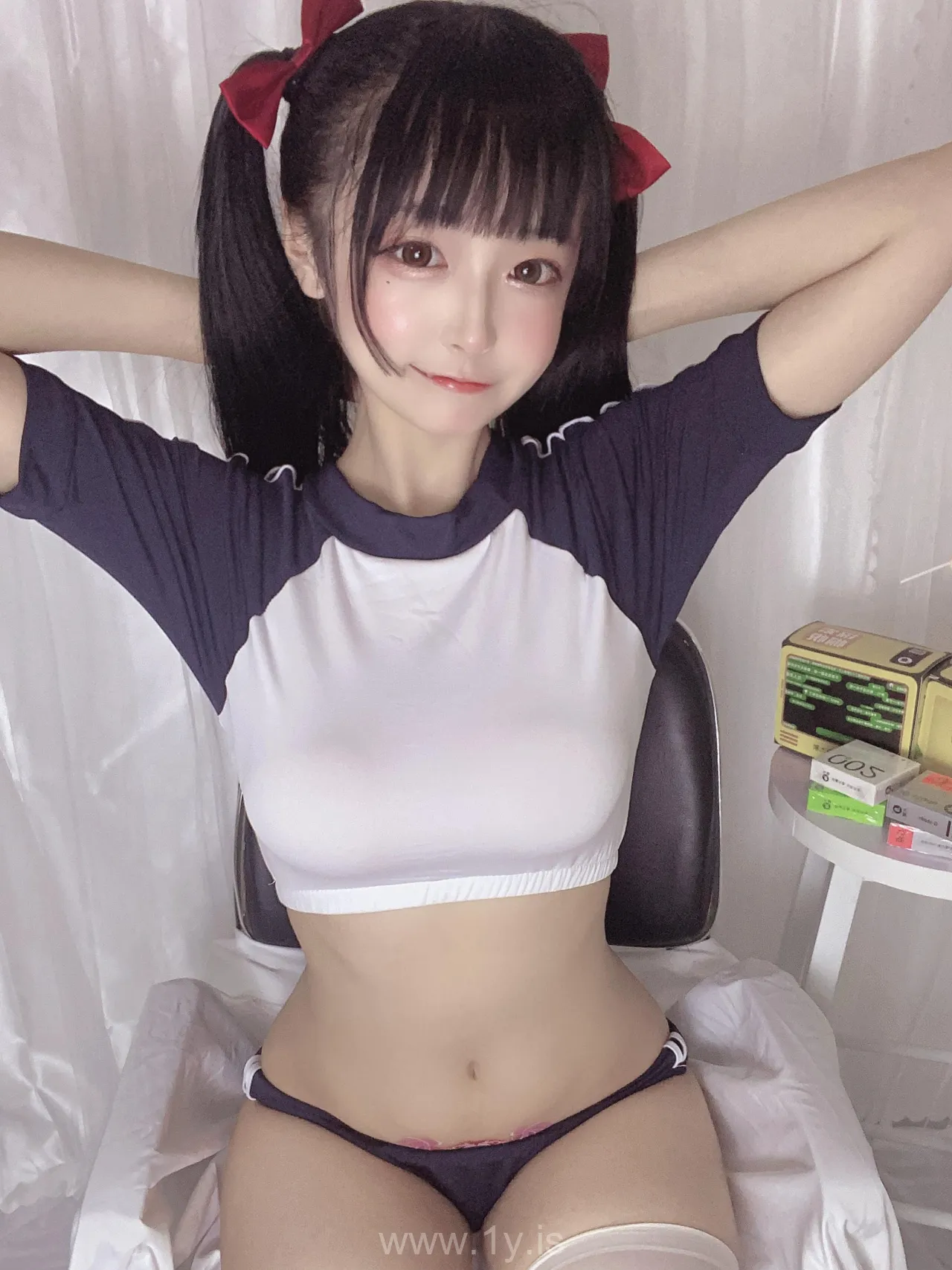 佳佳好难啊 VOL.37 蓝色吊带体操服大象套套