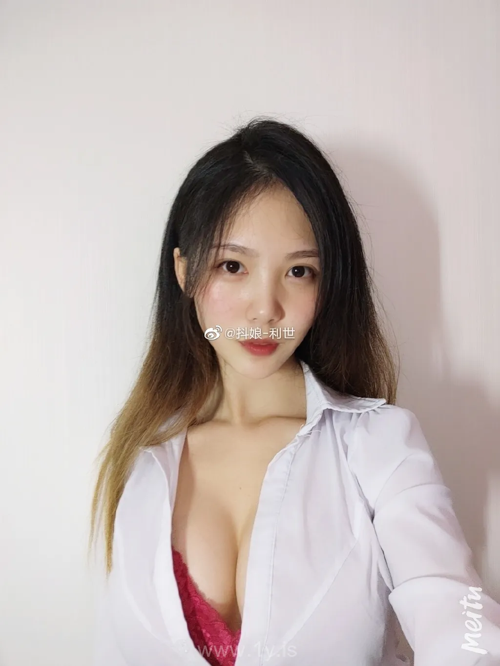 Lishi（抖娘利世） VOL.25 Nice-looking & Stunning Chinese Hottie 微博配图