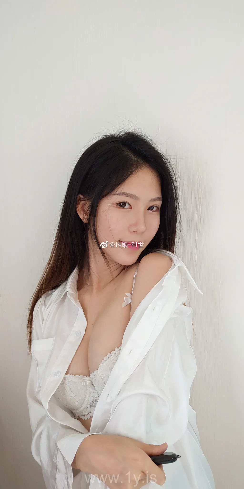 Lishi（抖娘利世） VOL.25 Nice-looking & Stunning Chinese Hottie 微博配图