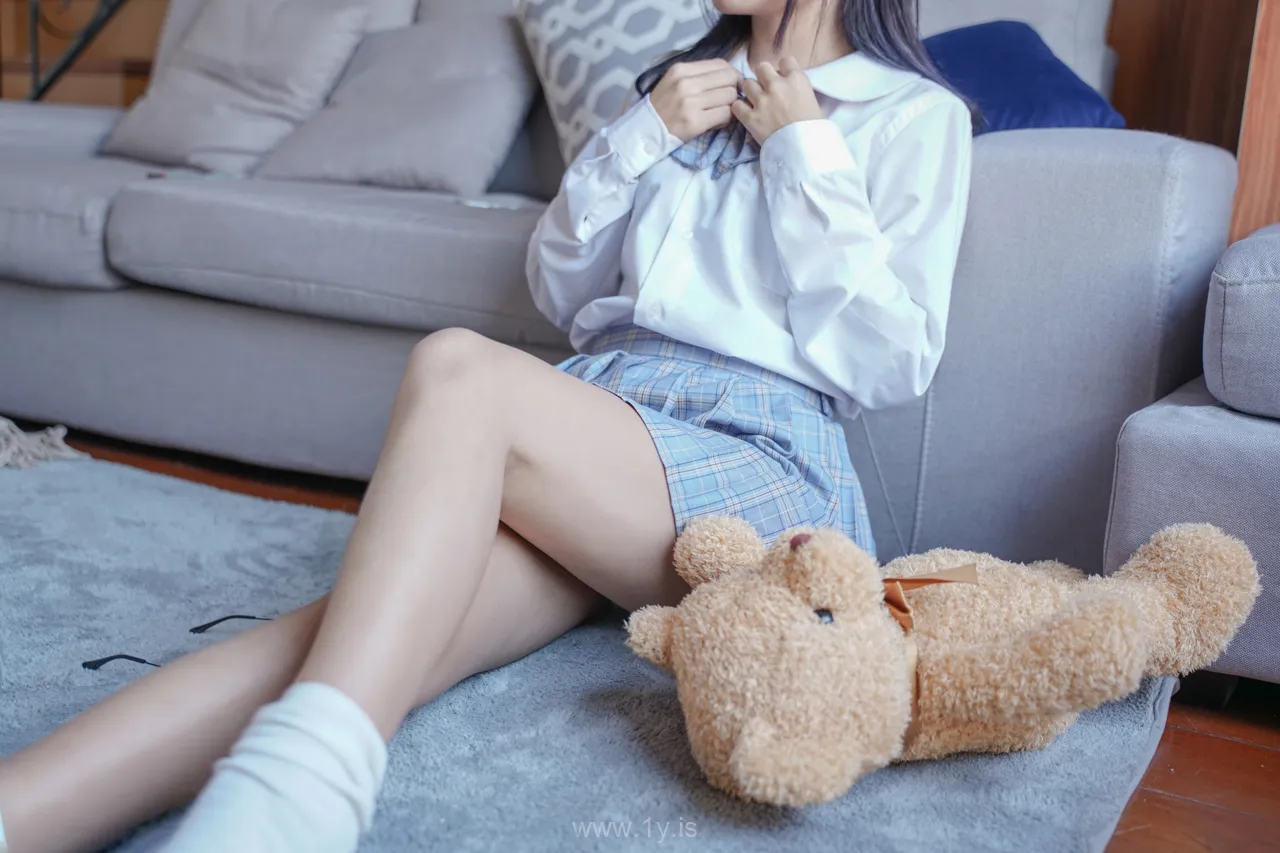 喵糖映画 VOL.047裸腿制服裙