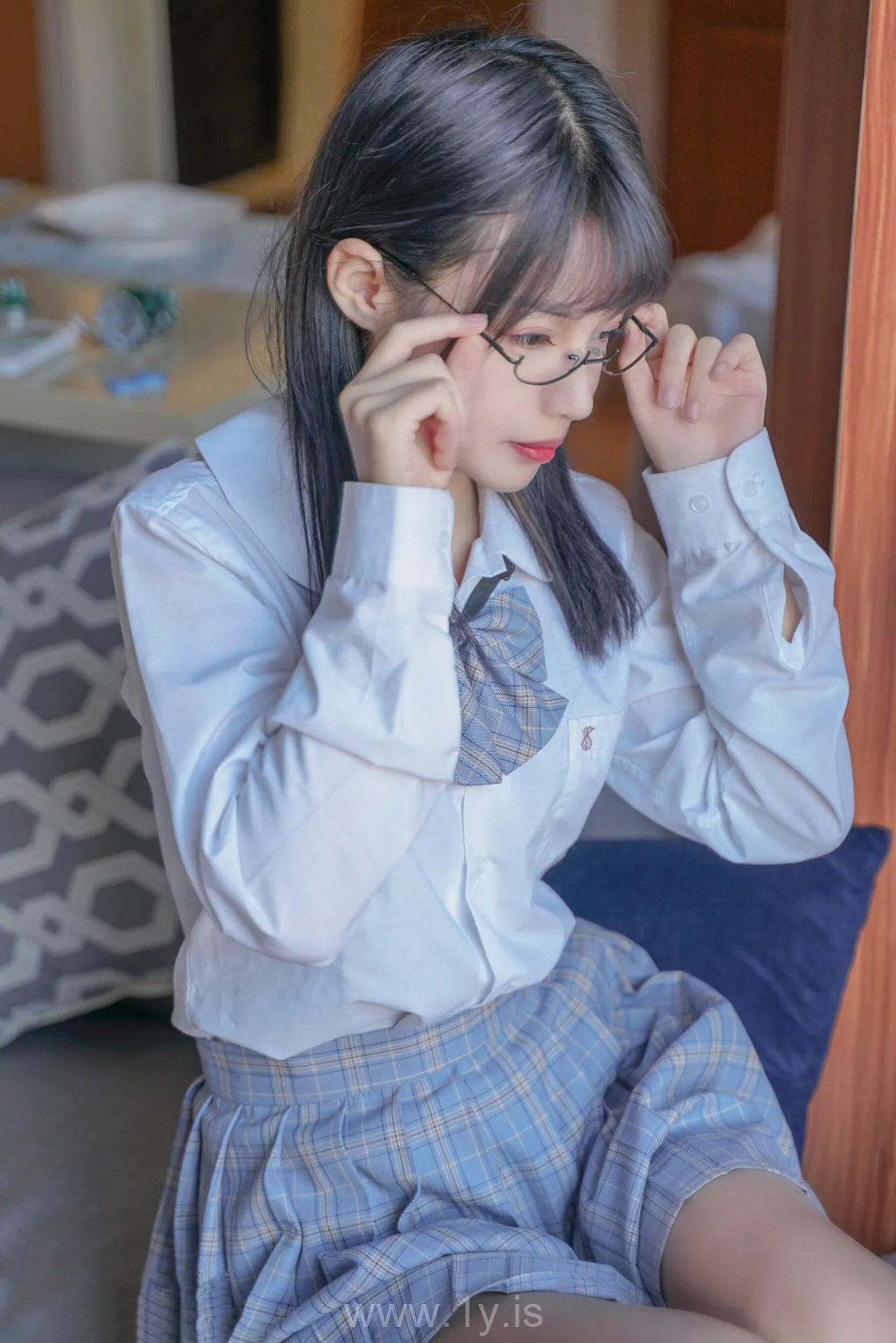 喵糖映画 VOL.047裸腿制服裙